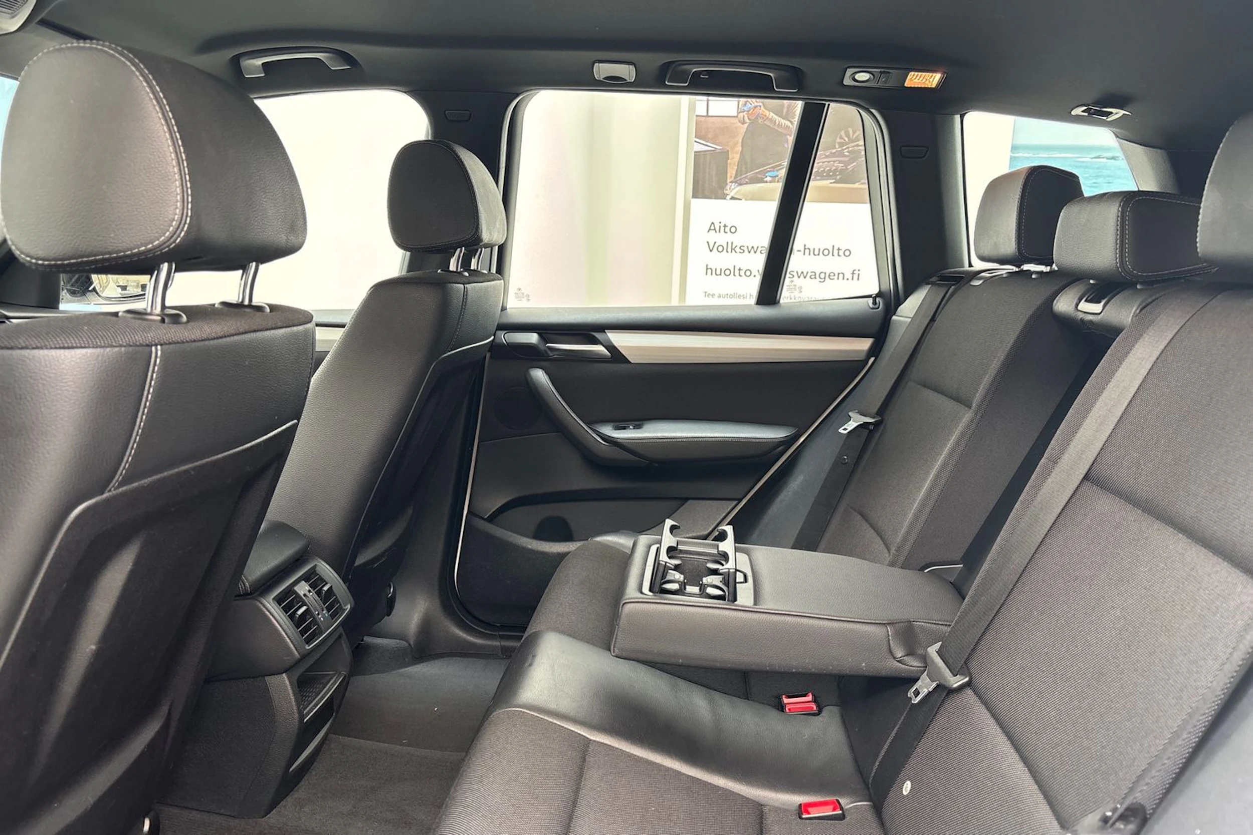valkoinen BMW X3 2011 kuva 18.