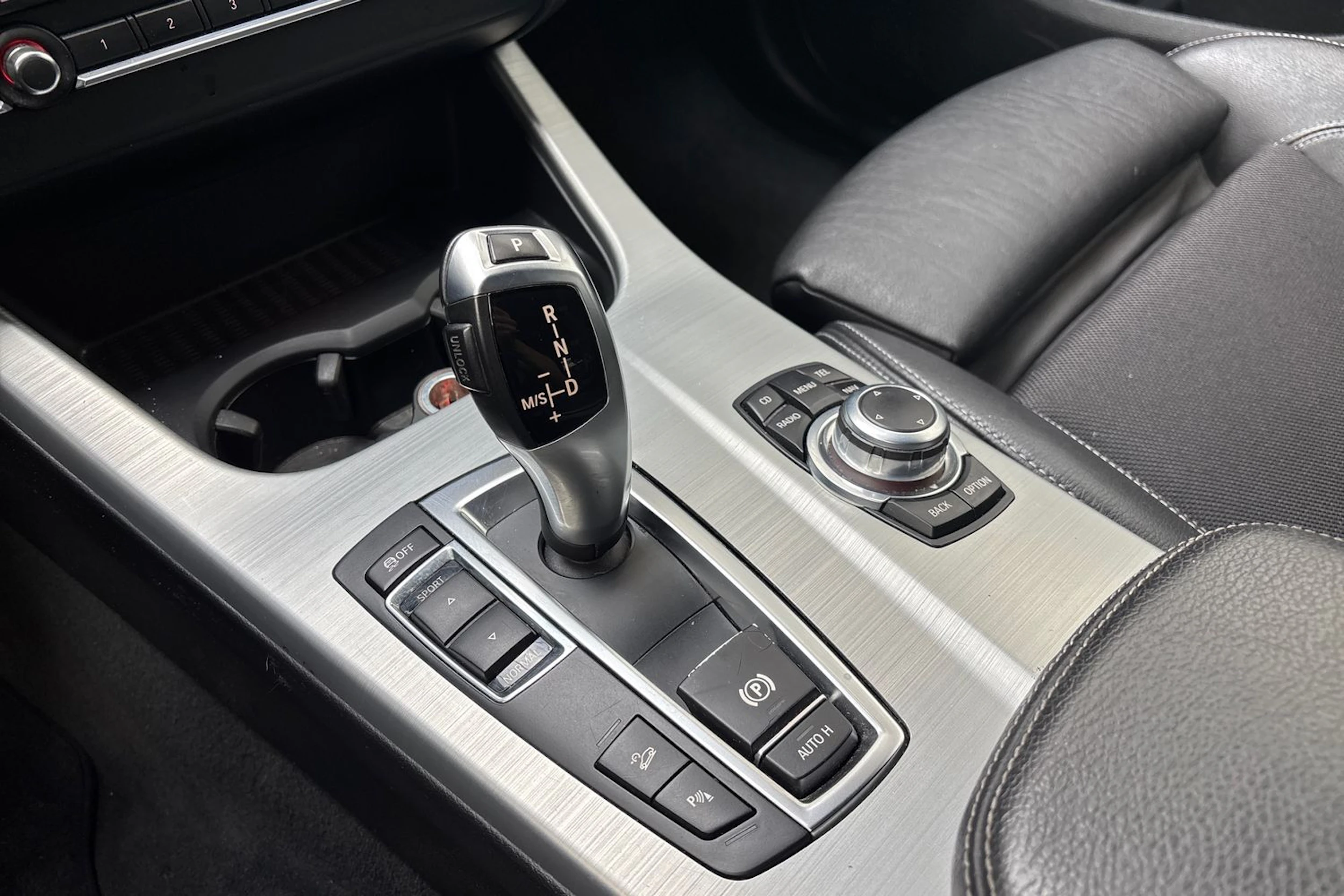 valkoinen BMW X3 2011 kuva 23.
