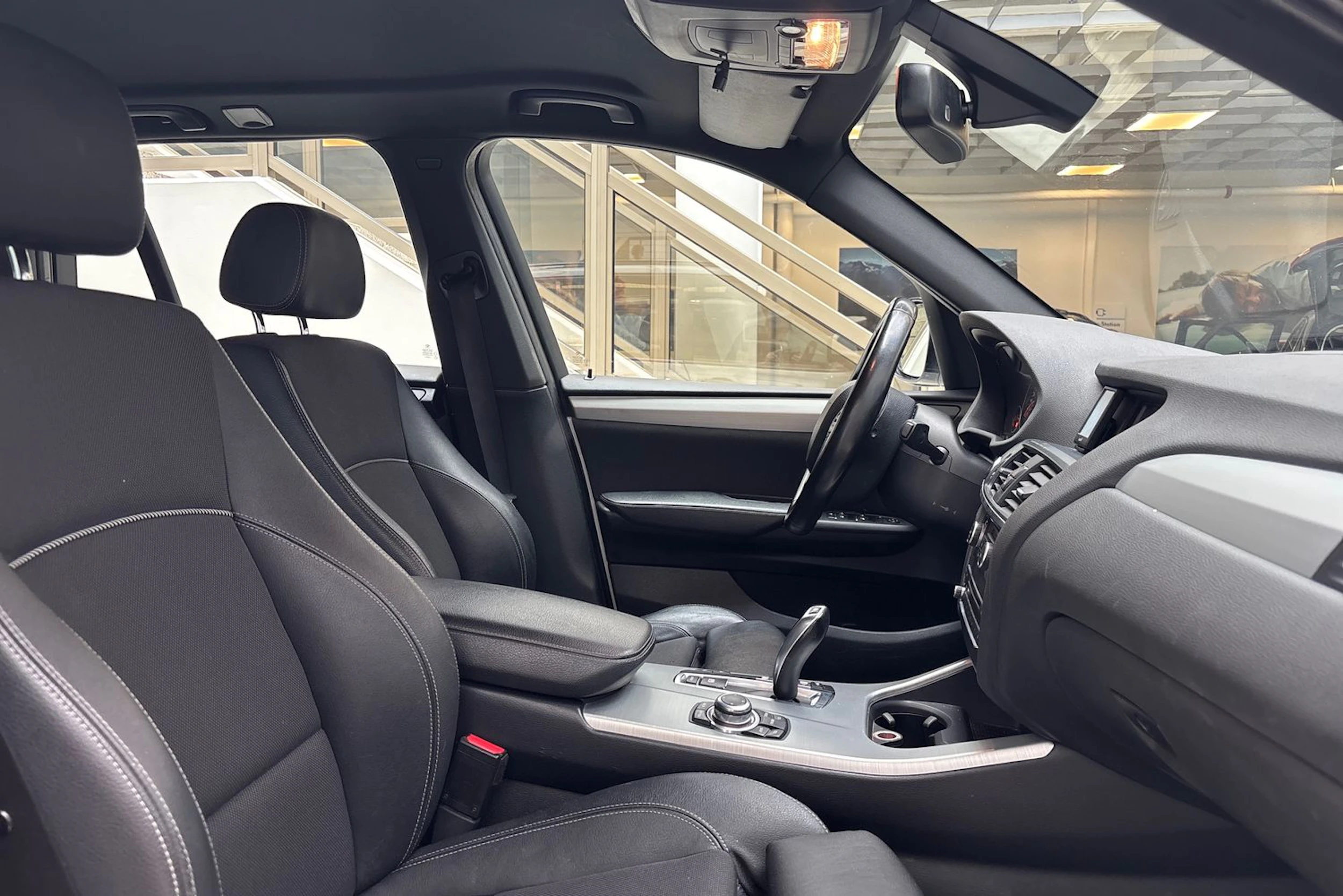 valkoinen BMW X3 2011 kuva 26.