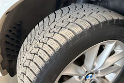 valkoinen BMW X3 2011 kuva 10.