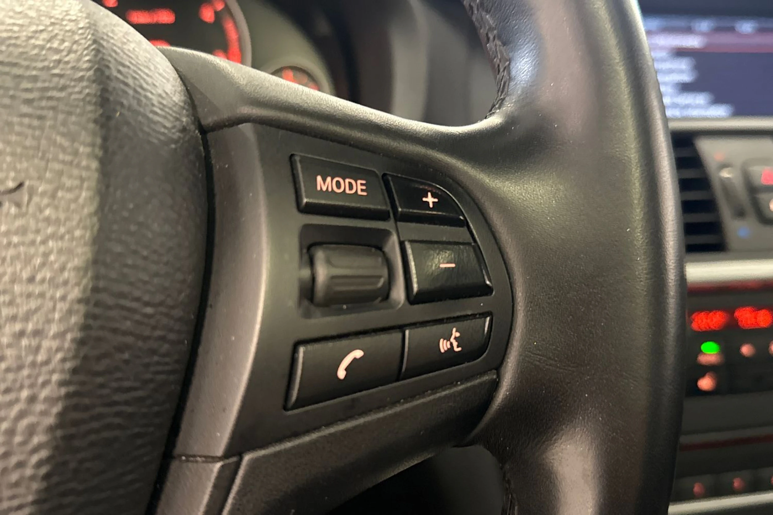 valkoinen BMW X3 2011 kuva 16.