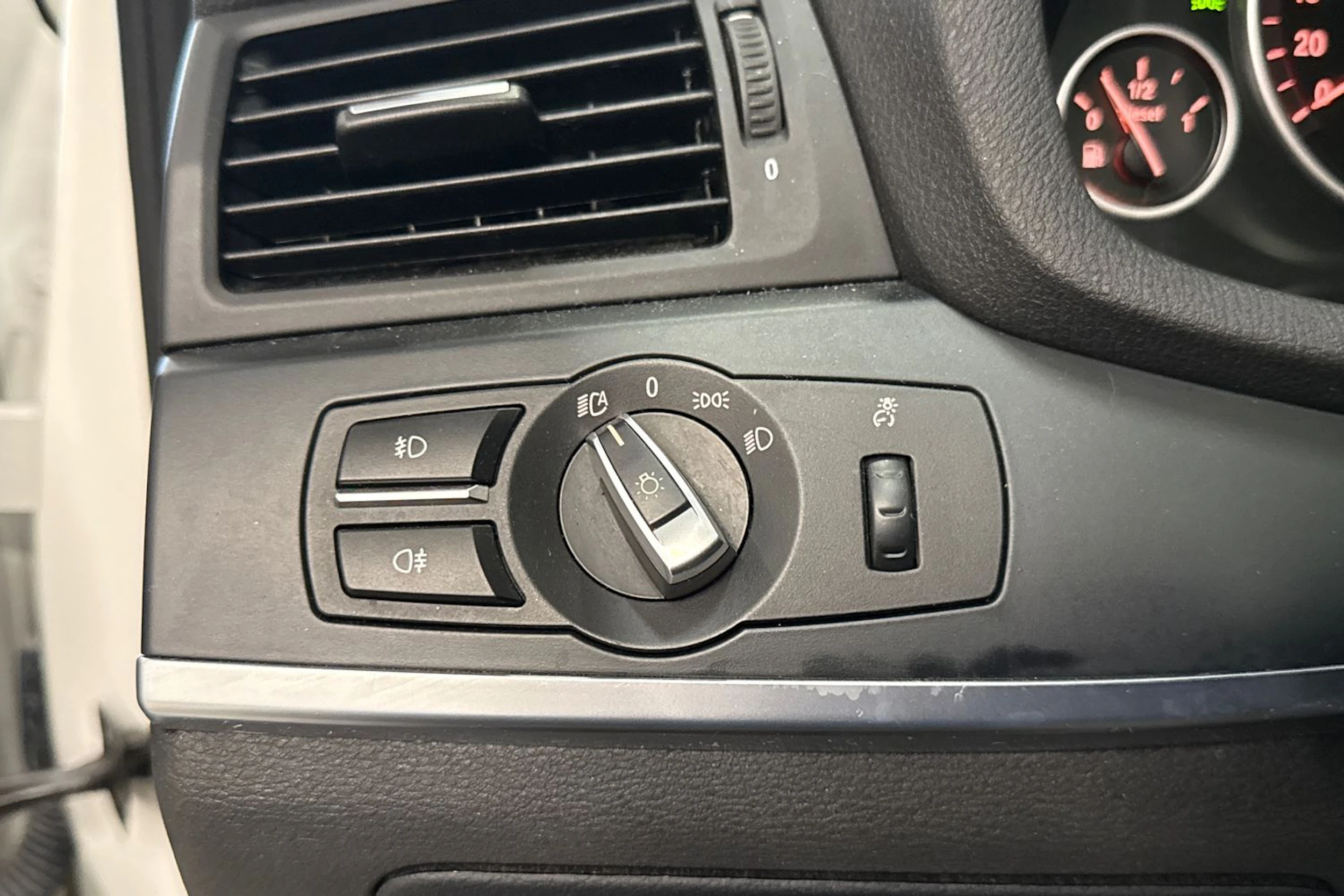 valkoinen BMW X3 2011 kuva 17.