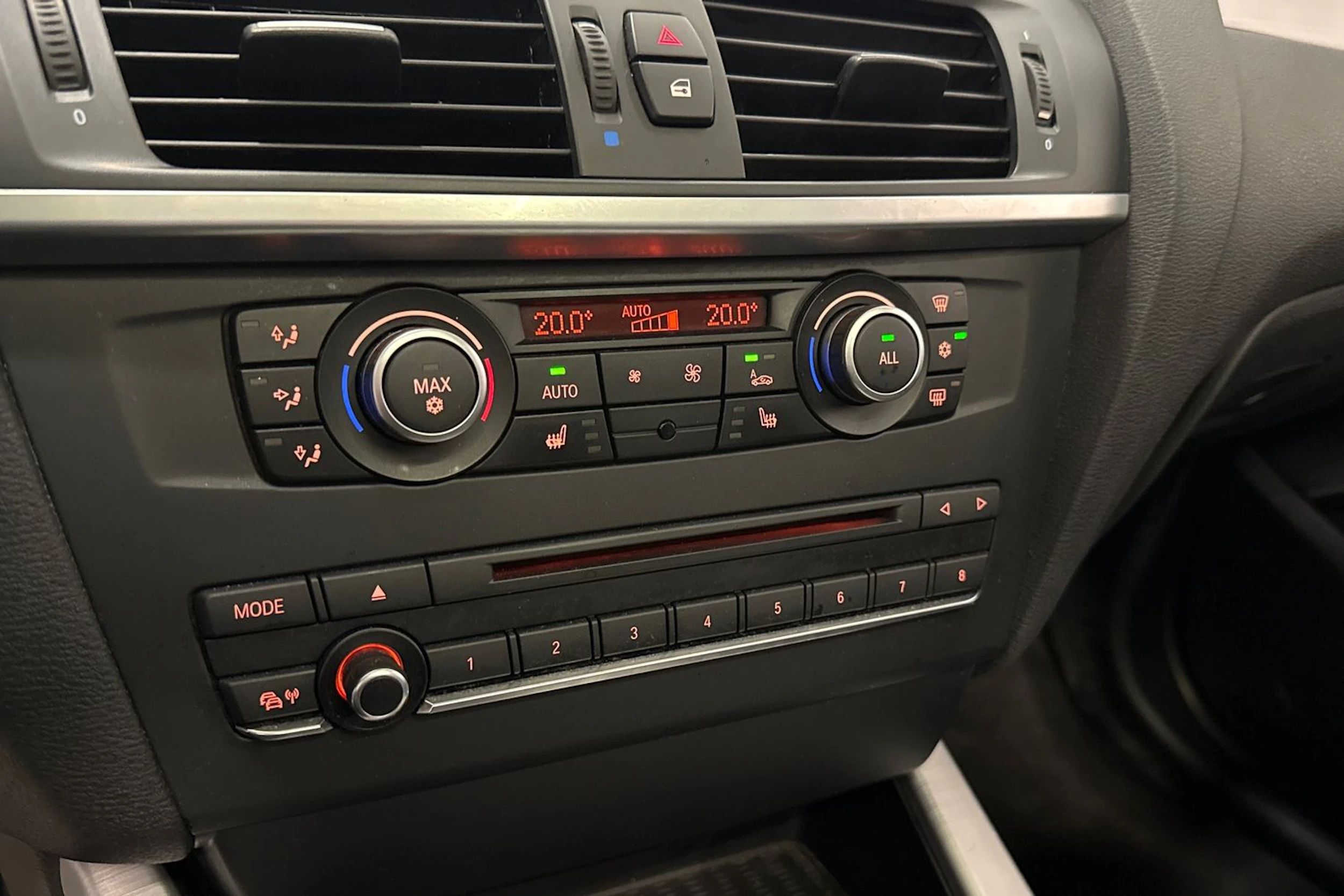 valkoinen BMW X3 2011 kuva 22.