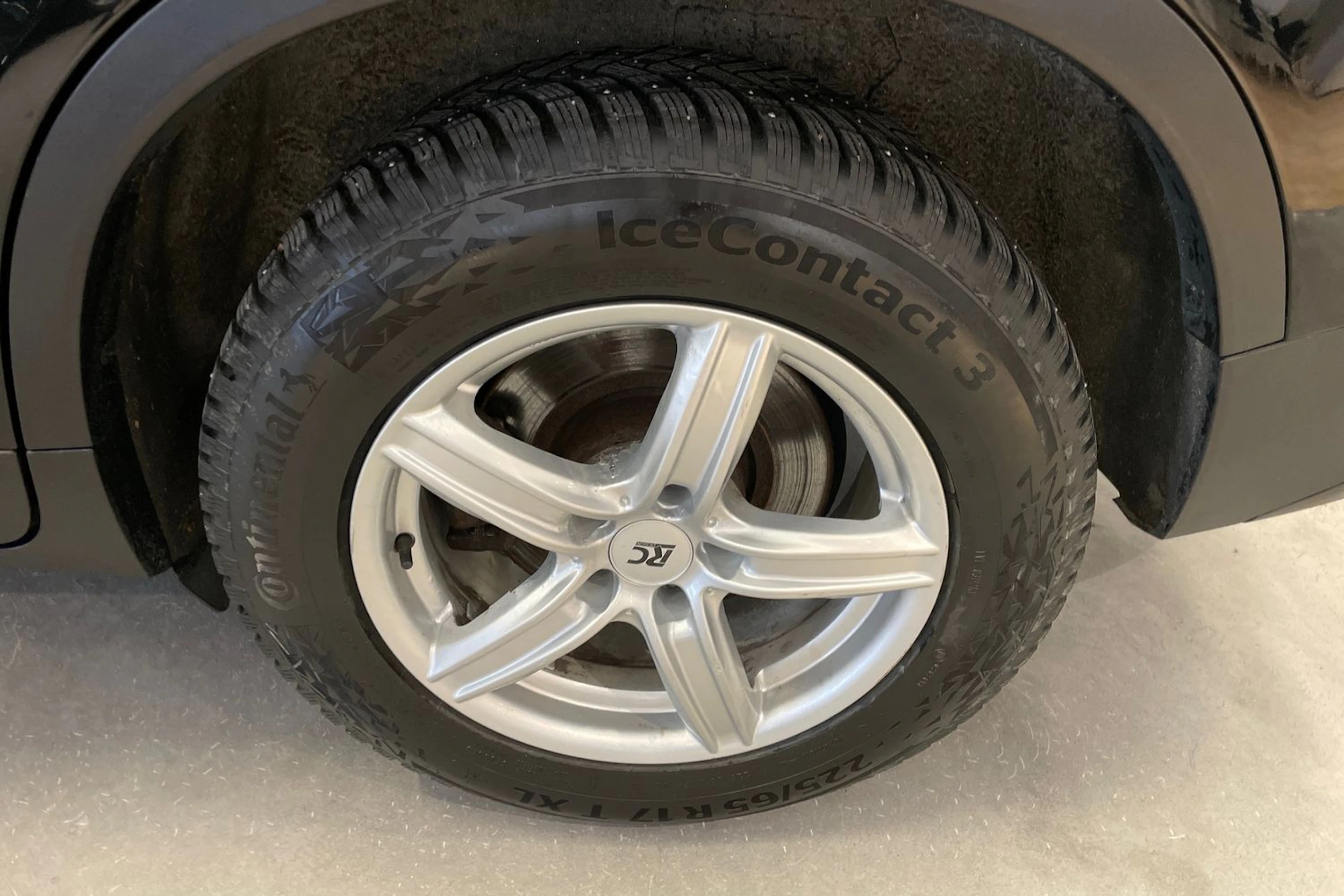 musta BMW X3 2011 kuva 13.