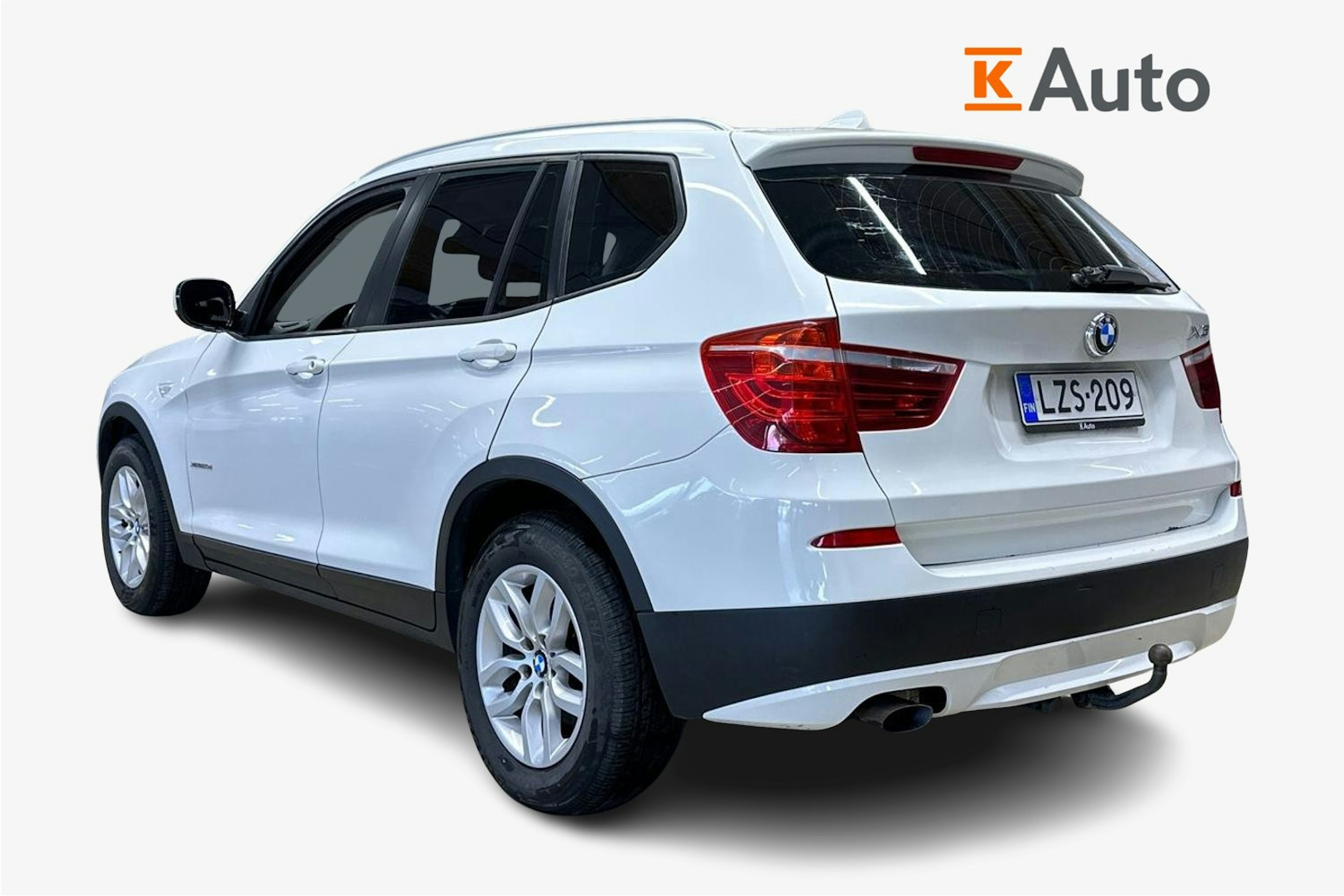 valkoinen BMW X3 2011 kuva 2.
