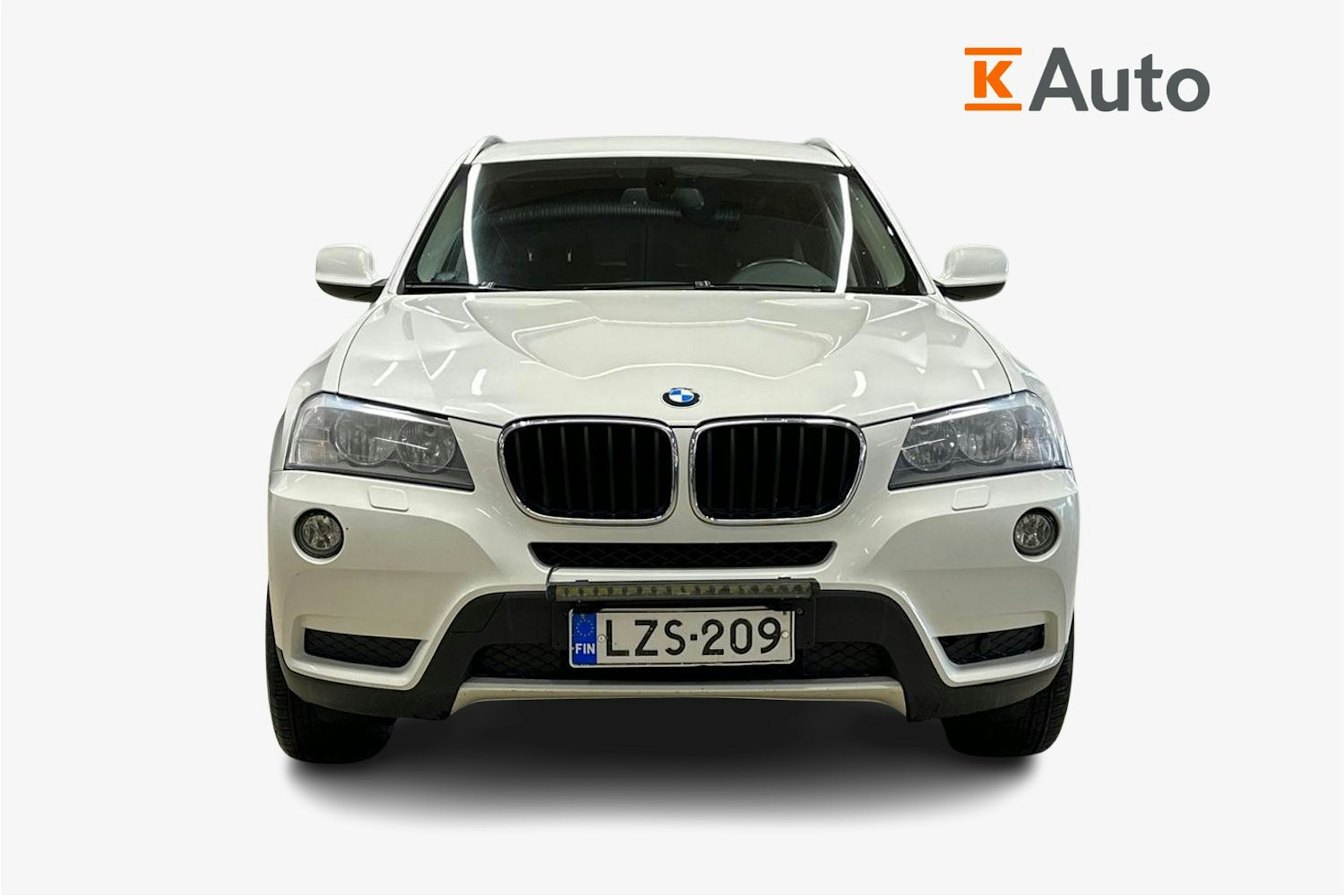 valkoinen BMW X3 2011 kuva 5.