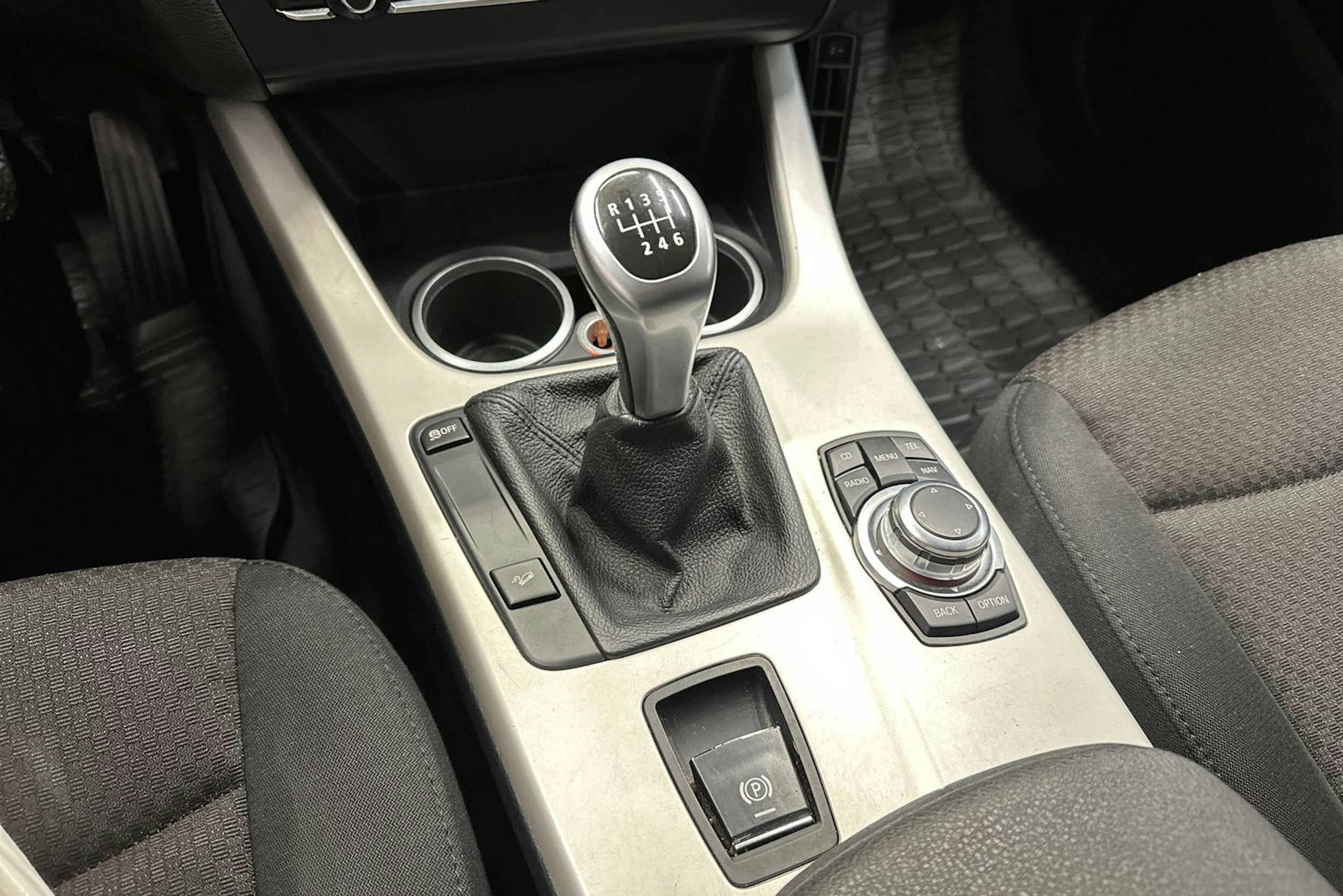 valkoinen BMW X3 2011 kuva 20.