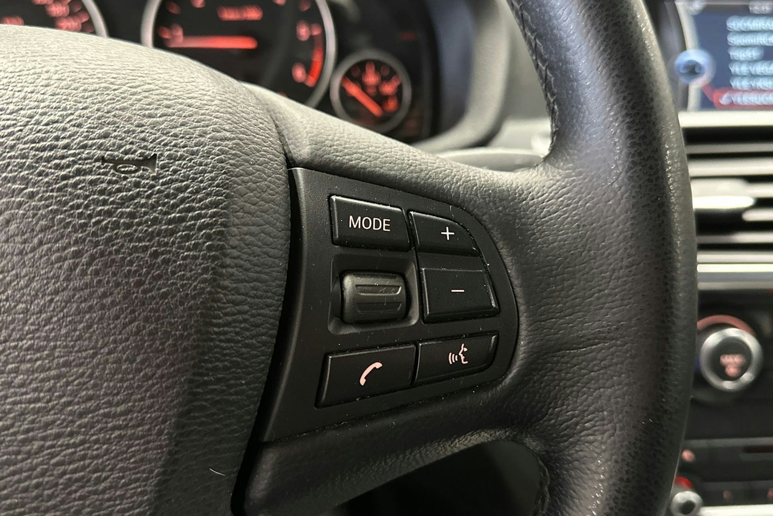 valkoinen BMW X3 2011 kuva 23.
