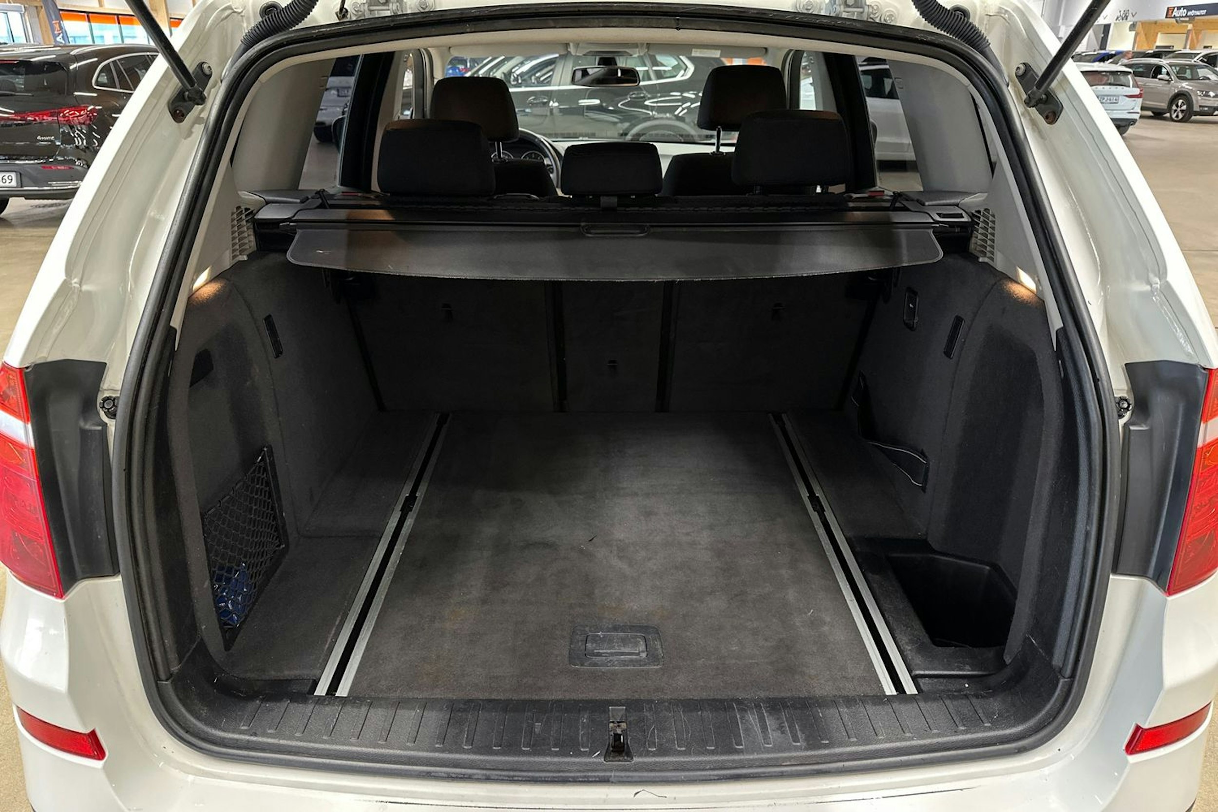 valkoinen BMW X3 2011 kuva 26.