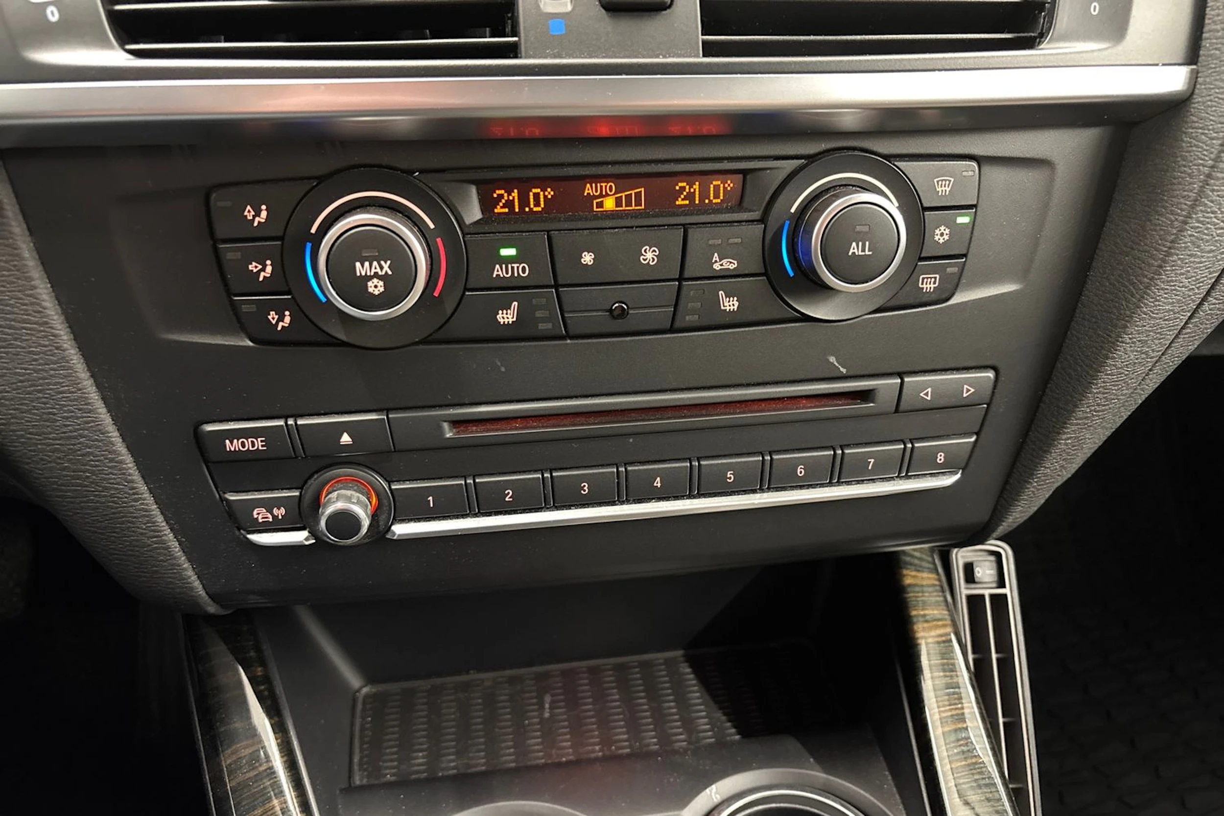 ruskea (beige) BMW X3 2011 kuva 14.