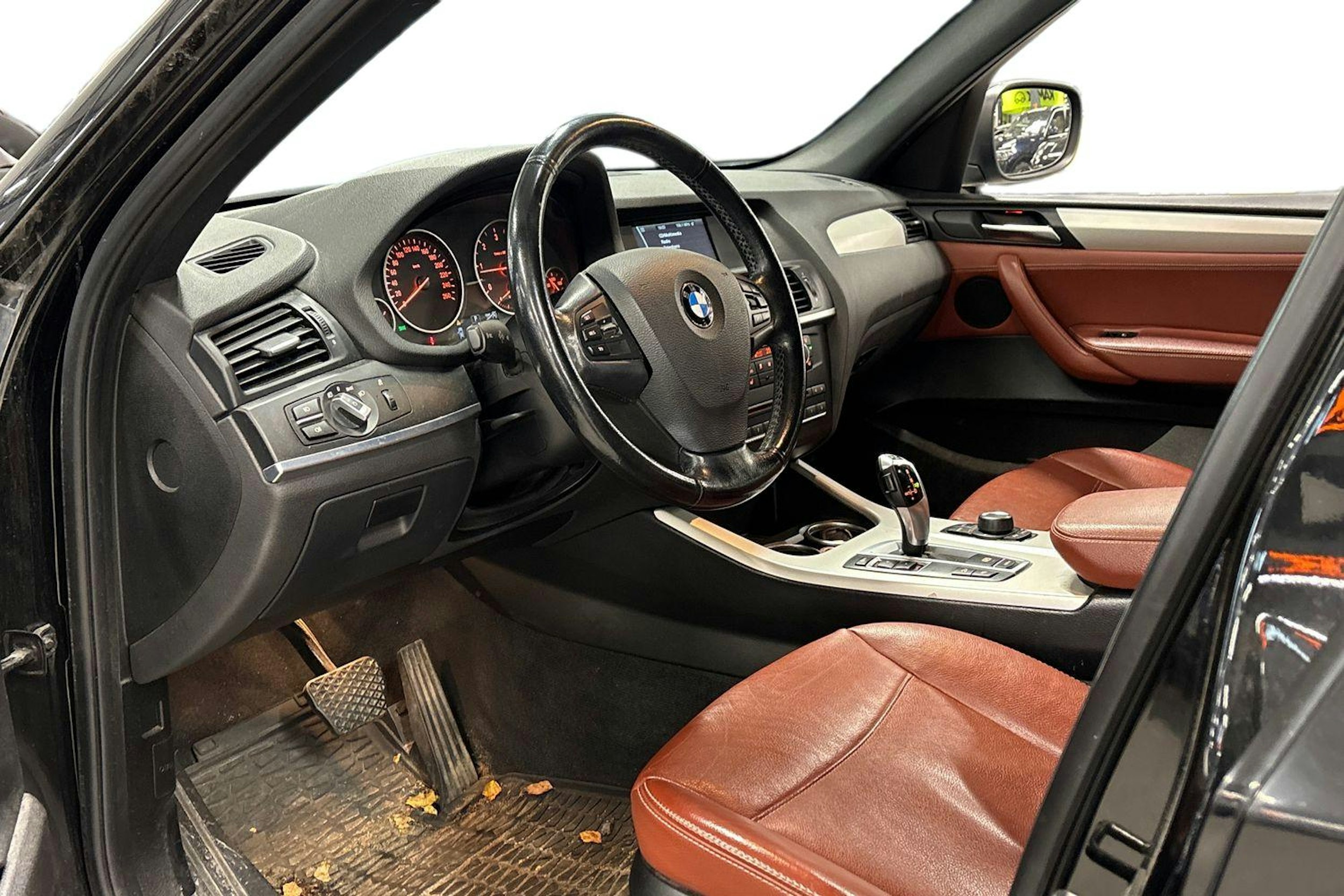 musta BMW X3 2012 kuva 3.