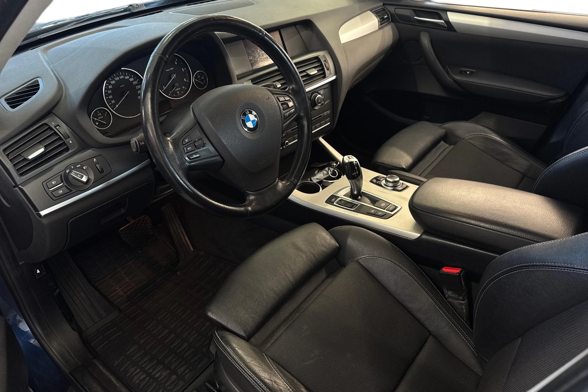 sininen BMW X3 2012 kuva 3.
