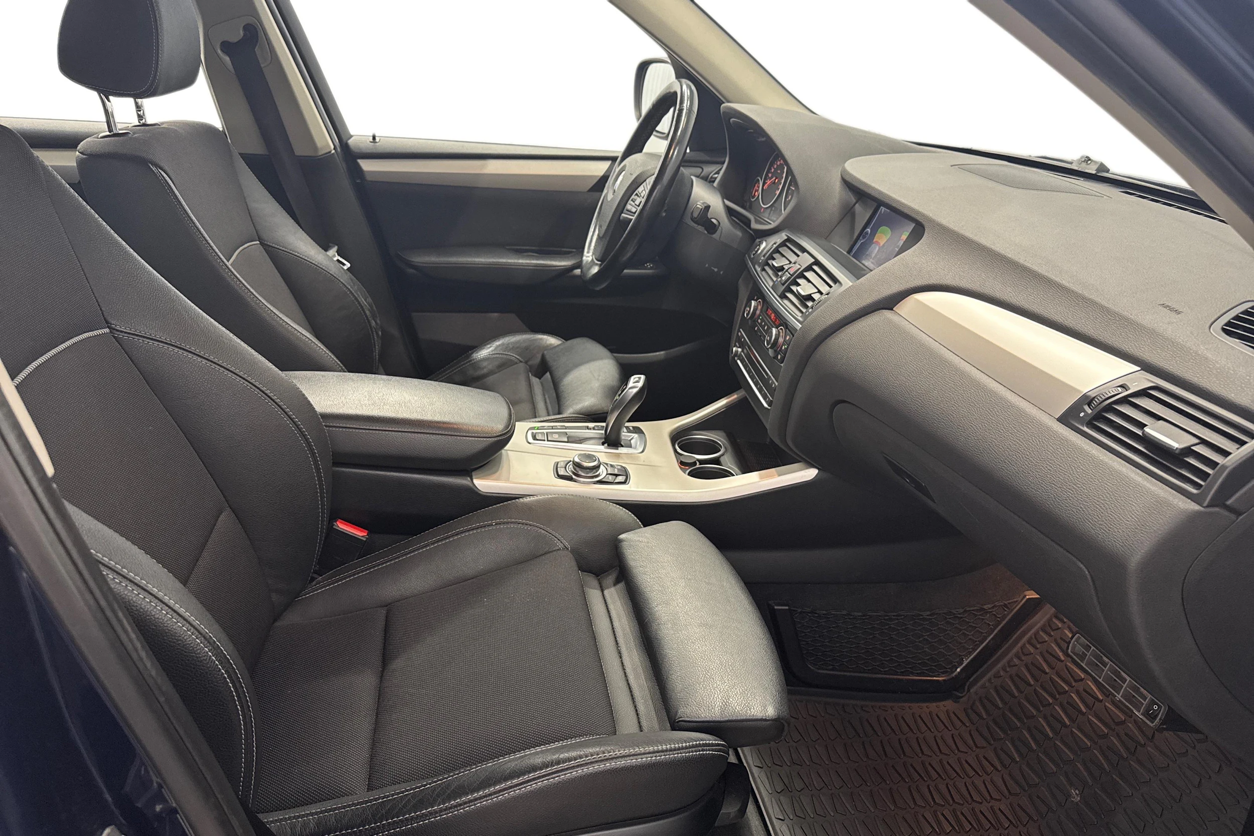 sininen BMW X3 2012 kuva 9.