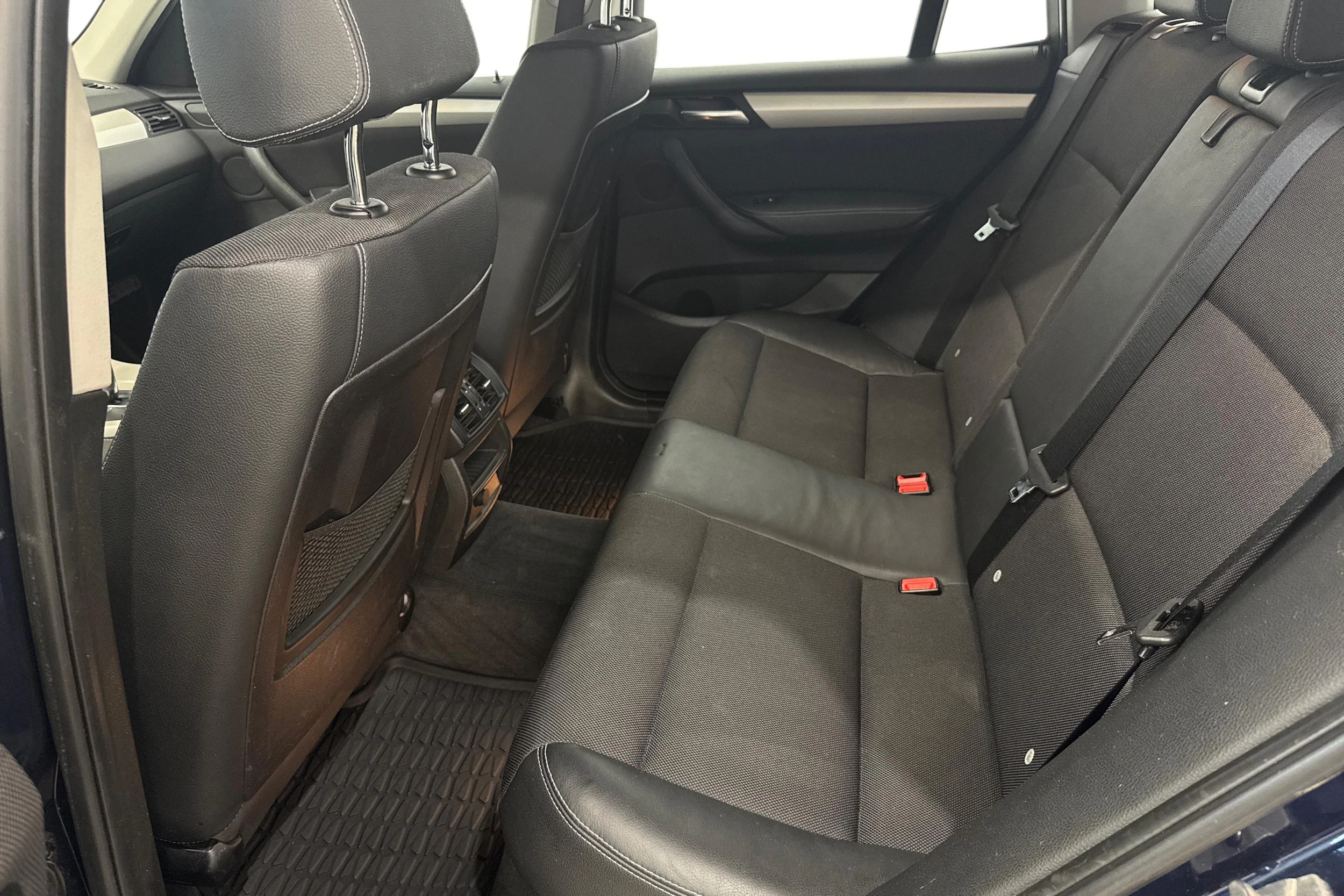 sininen BMW X3 2012 kuva 11.