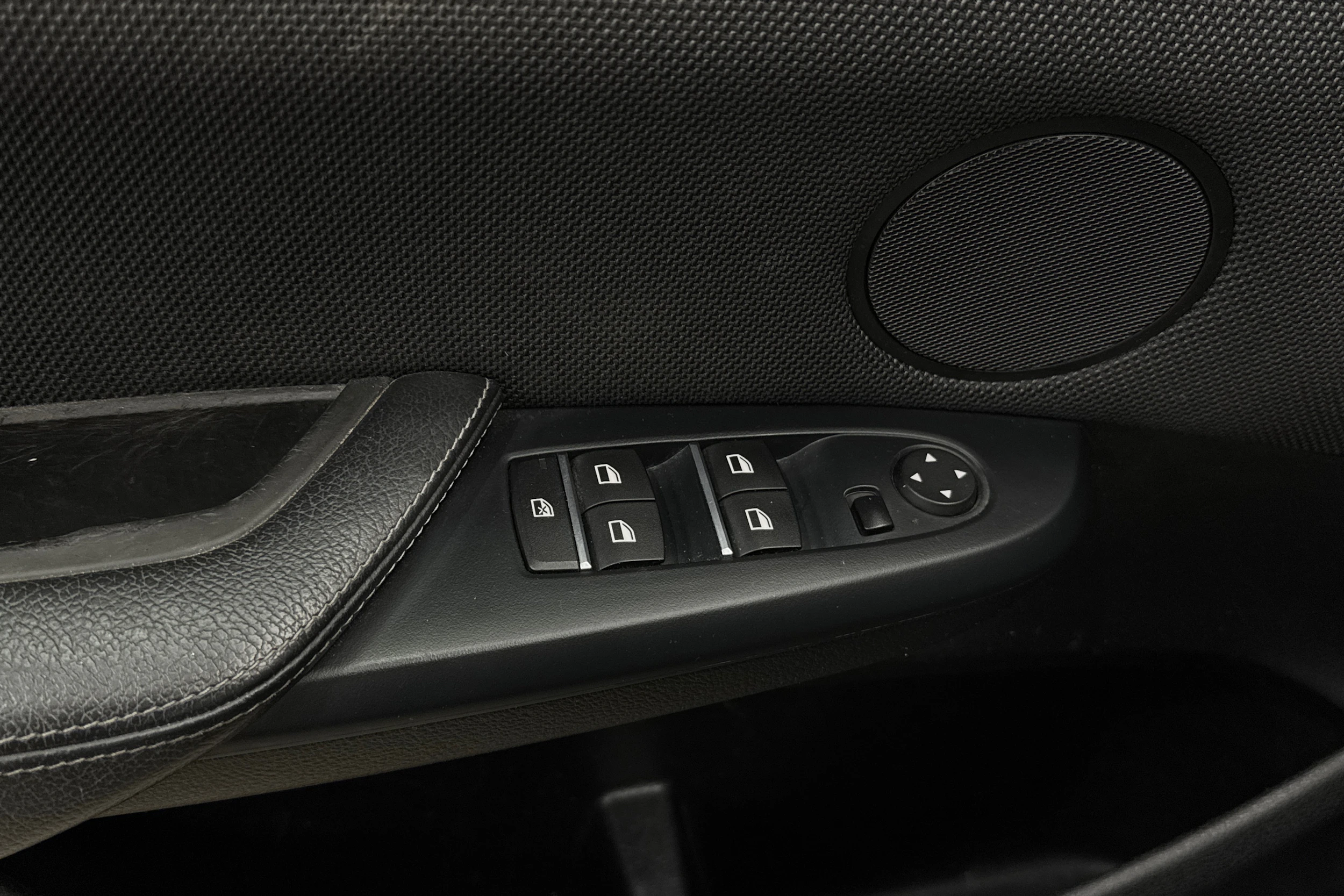 sininen BMW X3 2012 kuva 18.