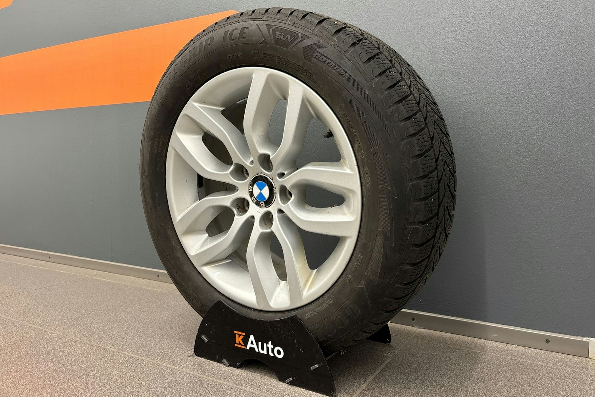 ruskea (beige) BMW X3 2012 kuva 13.