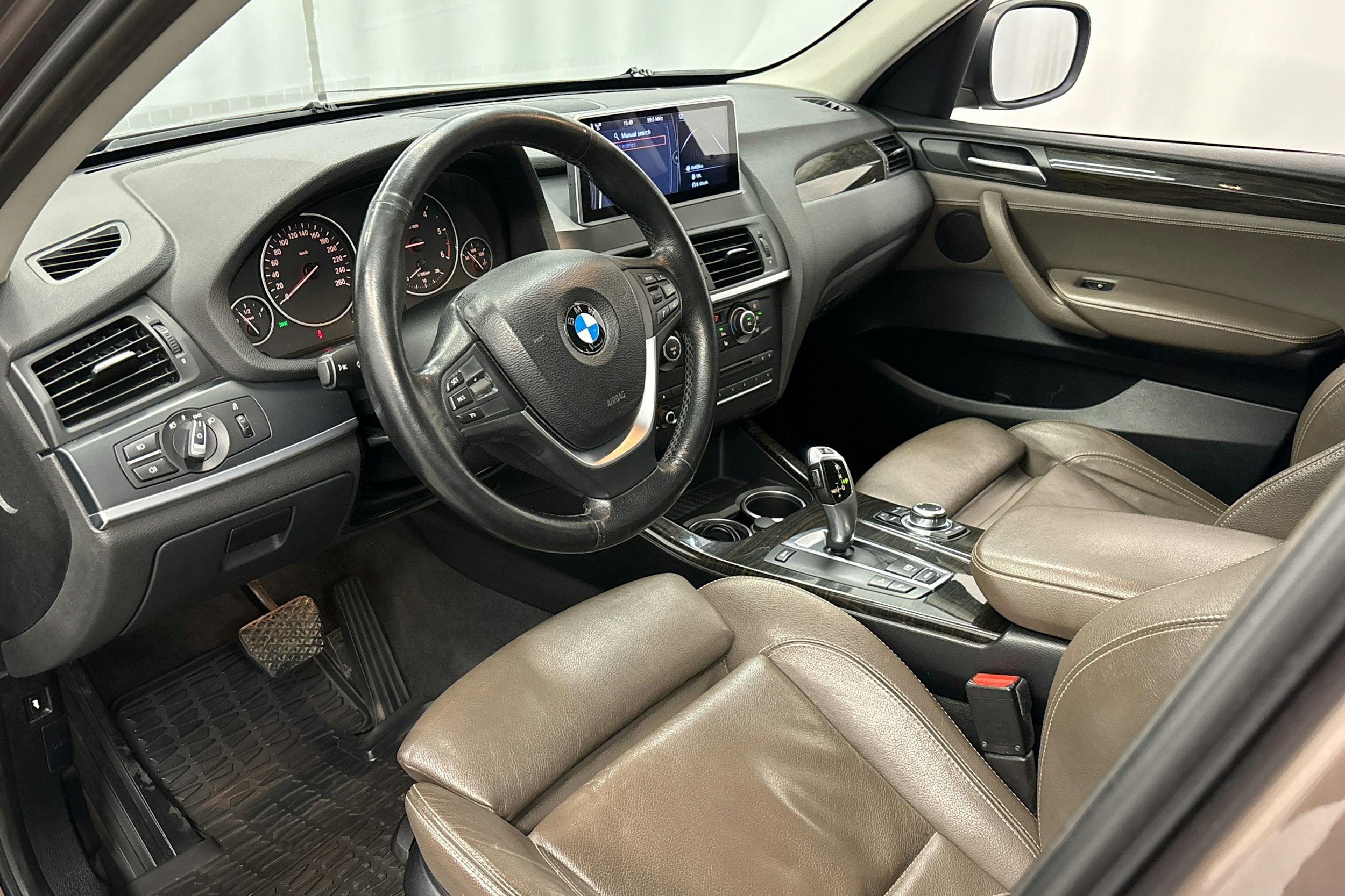 ruskea (beige) BMW X3 2012 kuva 6.