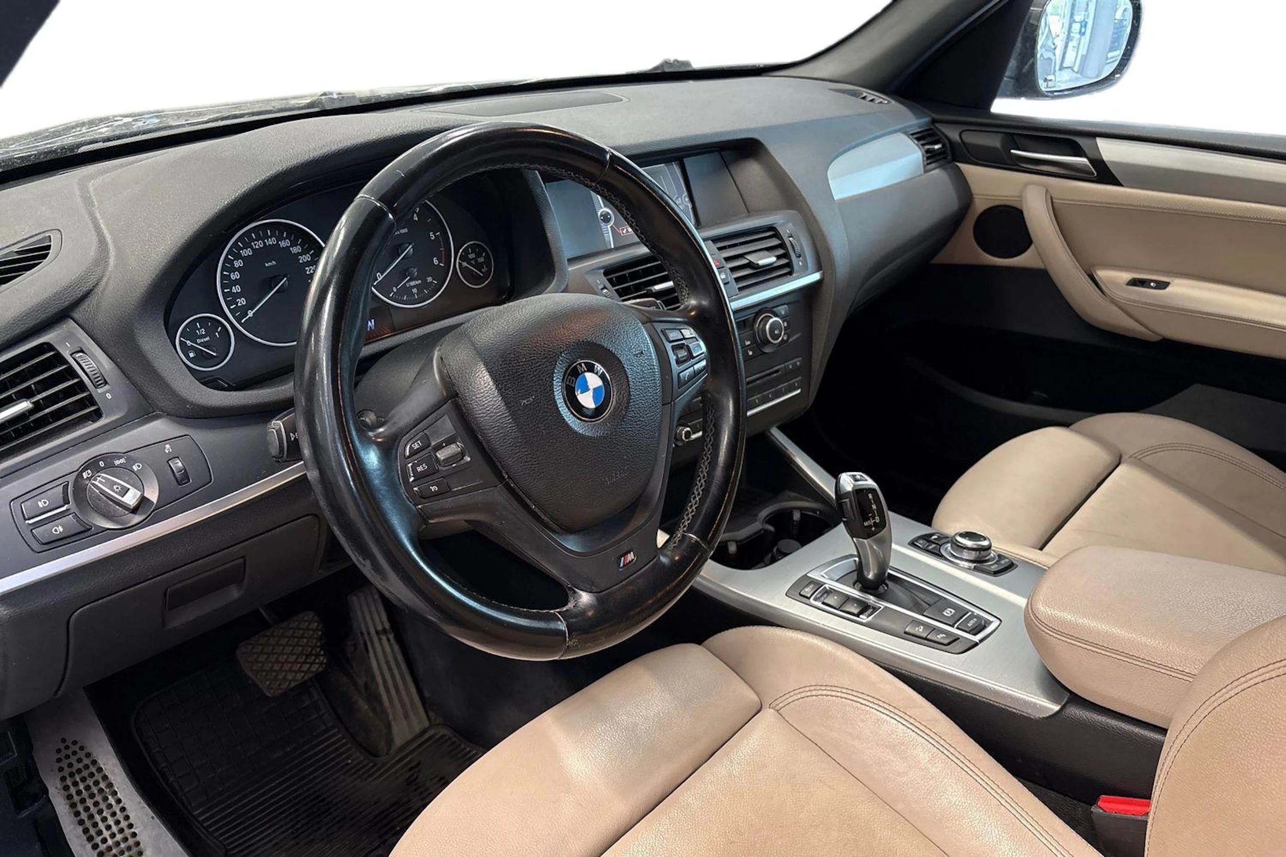 musta BMW X3 2012 kuva 3.