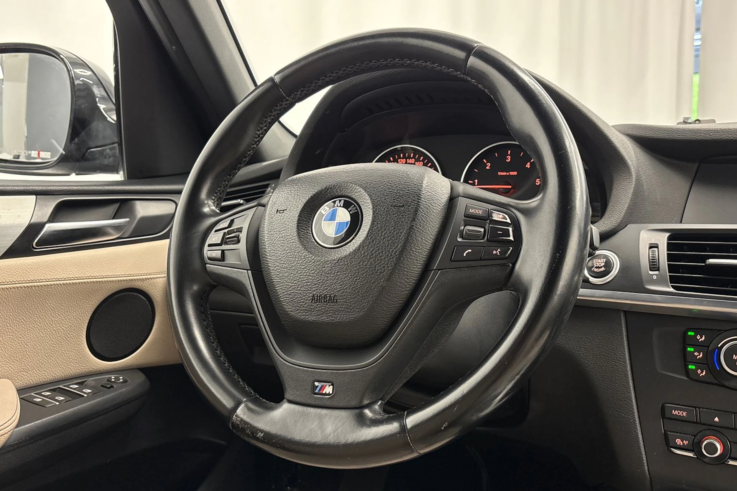 musta BMW X3 2012 kuva 12.