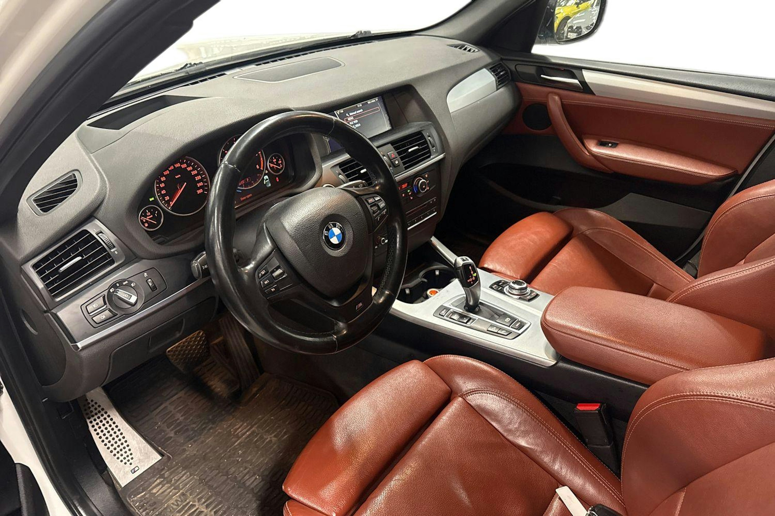 valkoinen BMW X3 2013 kuva 3.