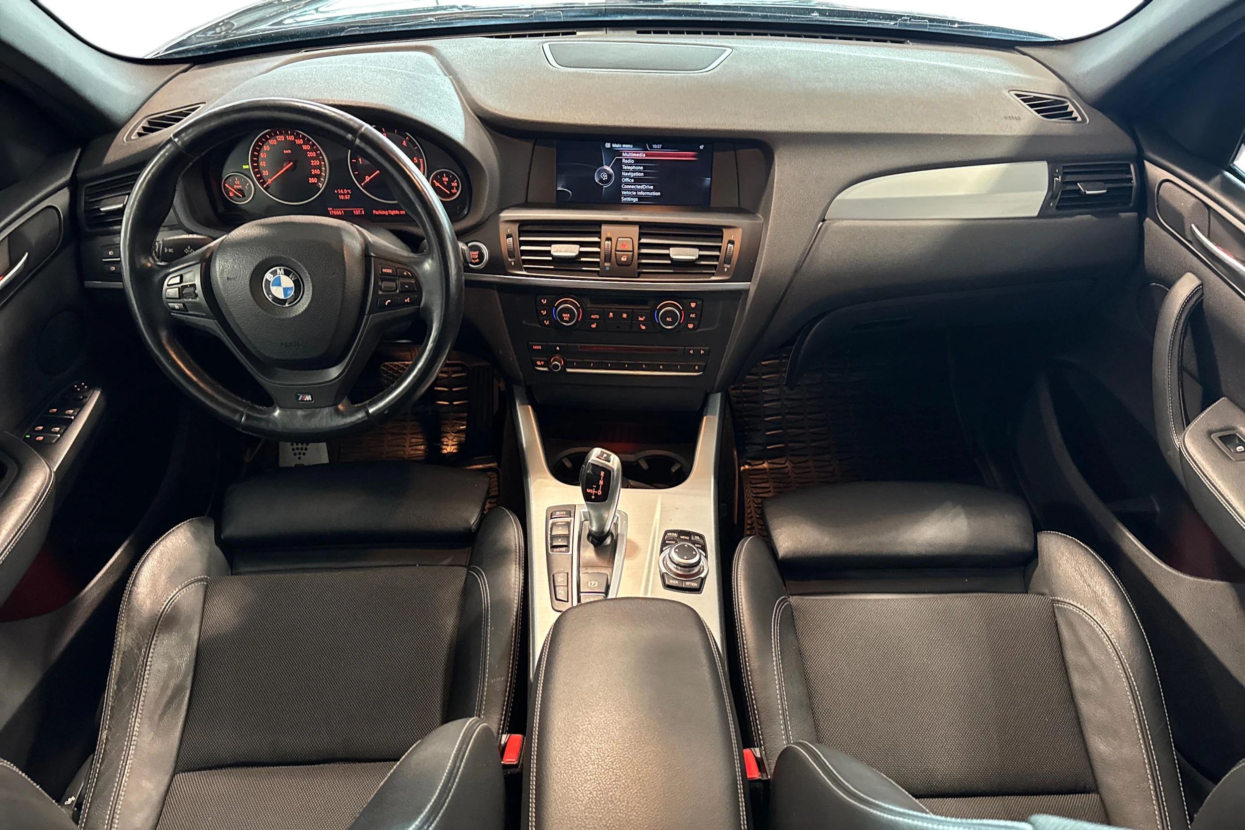 musta BMW X3 2013 kuva 9.