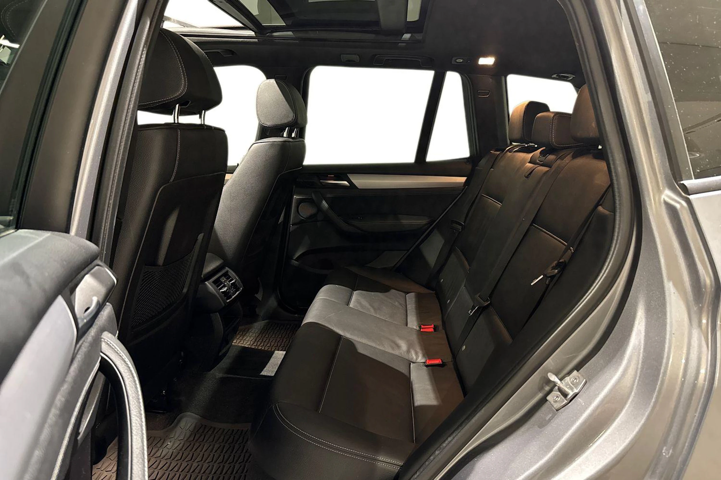 harmaa BMW X3 2015 kuva 11.