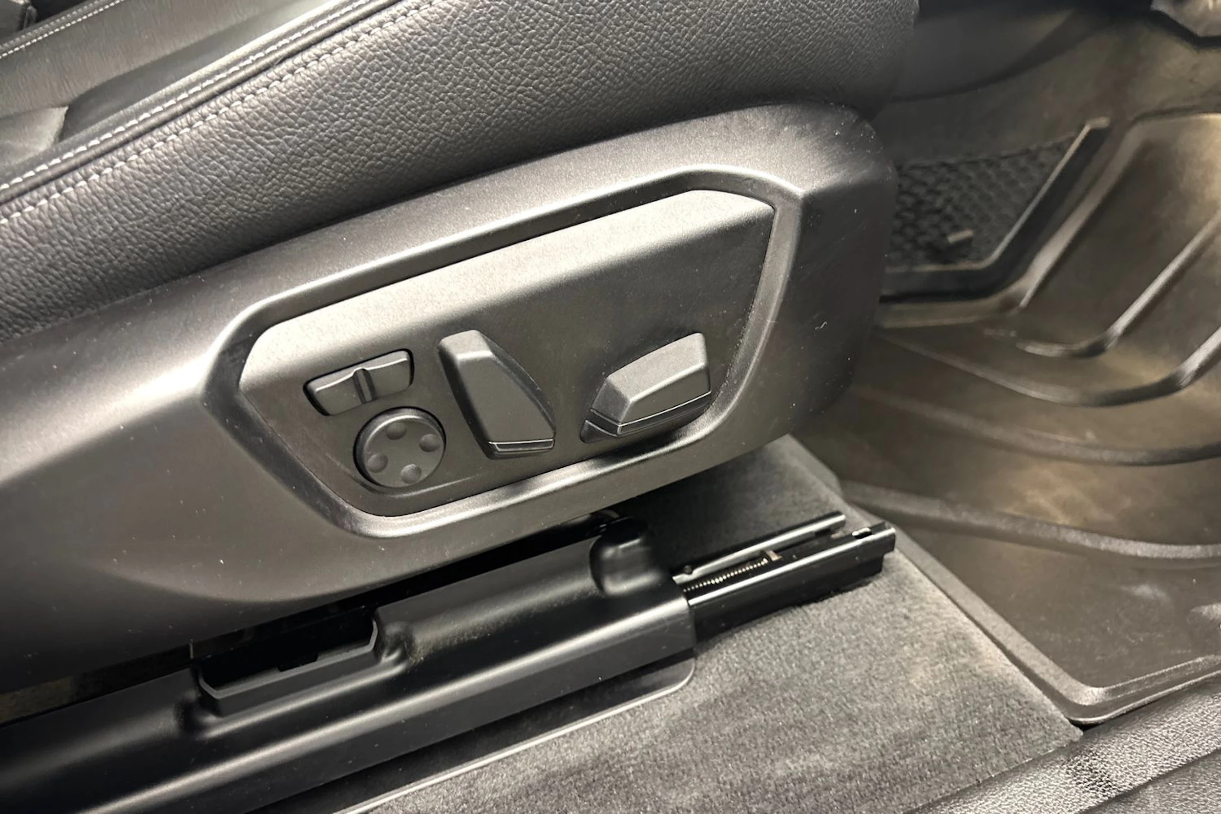 met. musta BMW X3 2015 kuva 15.