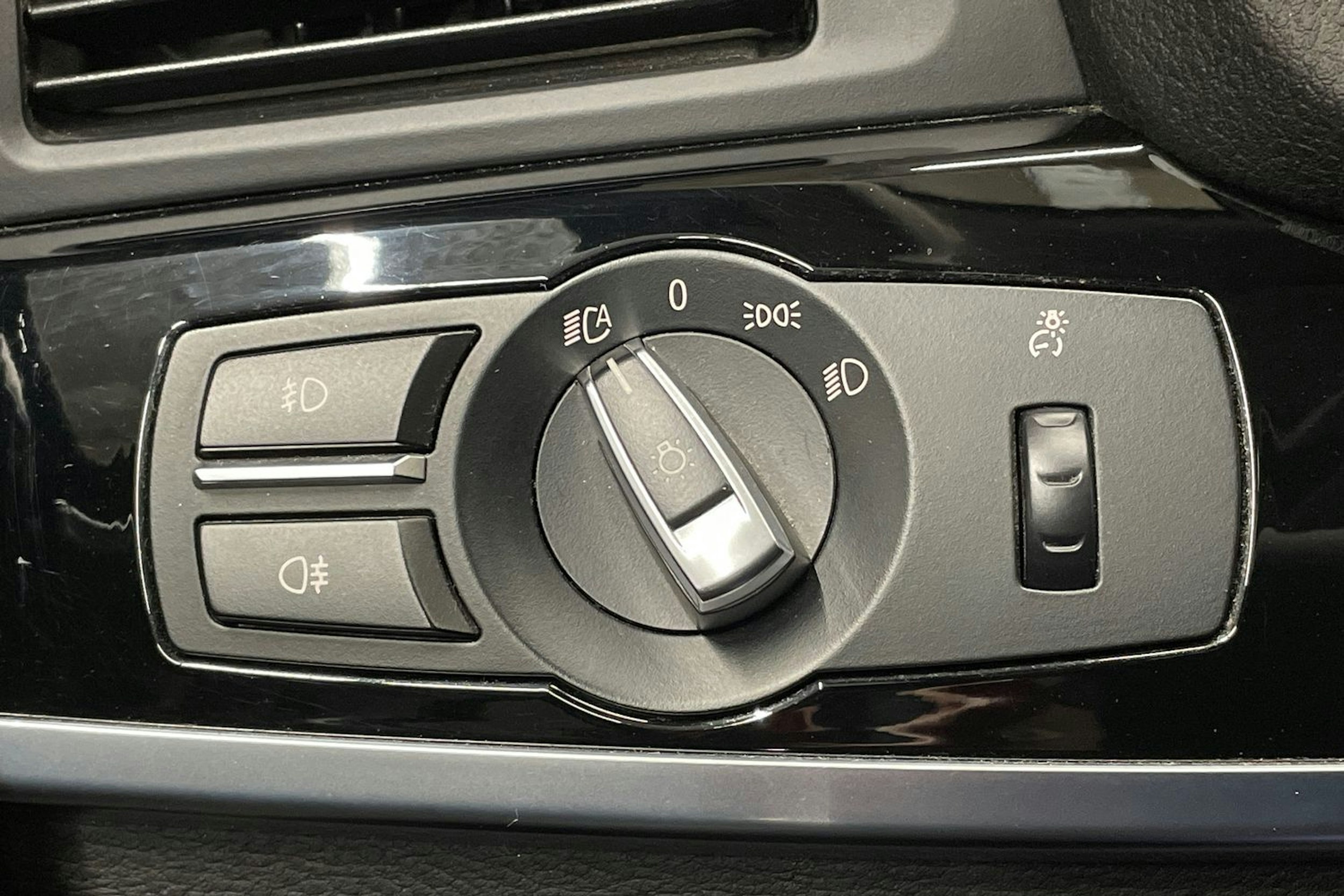 Valkoinen BMW X3 2015 kuva 18.