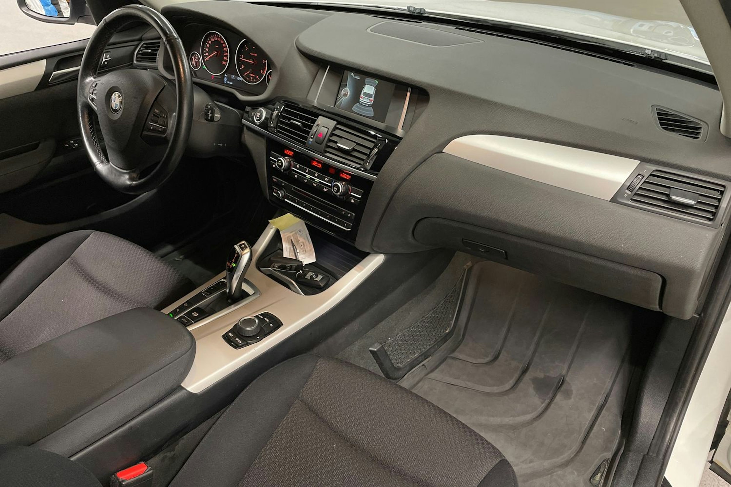 Valkoinen BMW X3 2015 kuva 24.