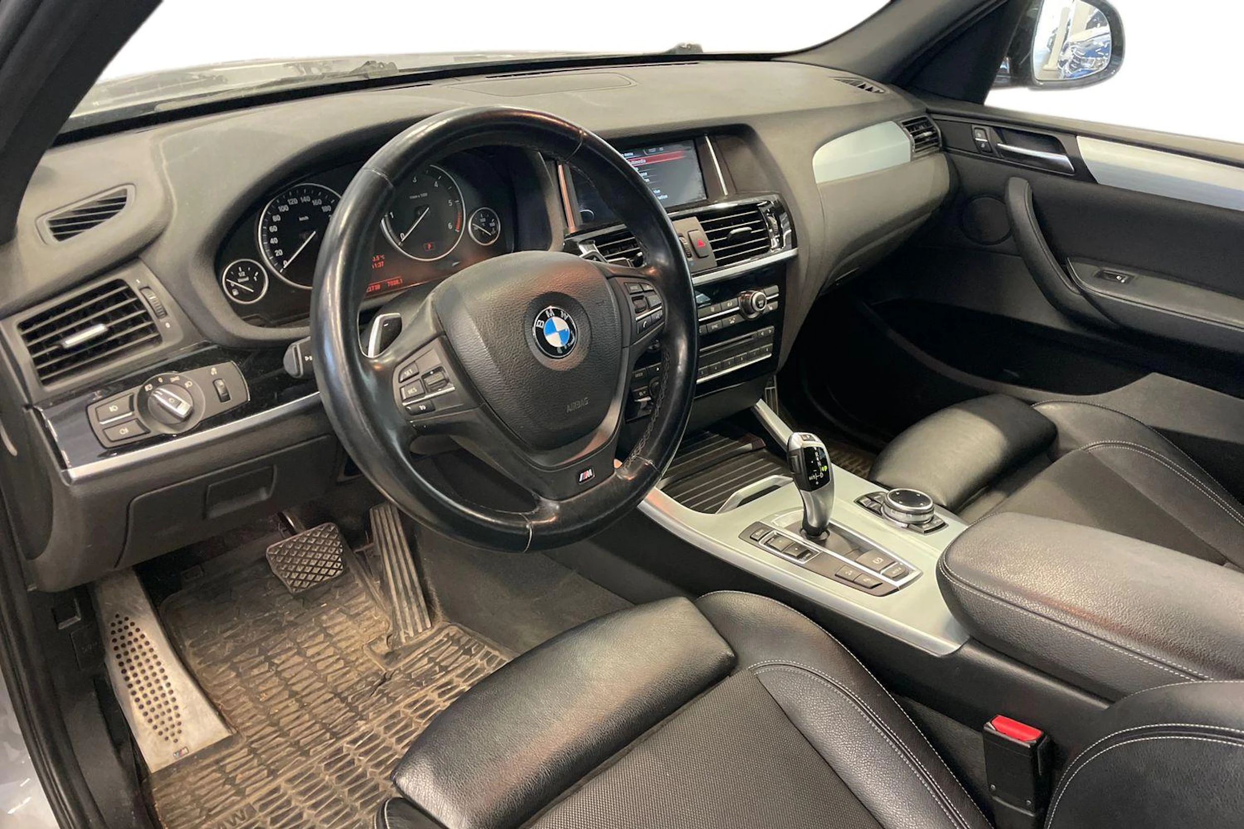 Harmaa BMW X3 2015 kuva 3.