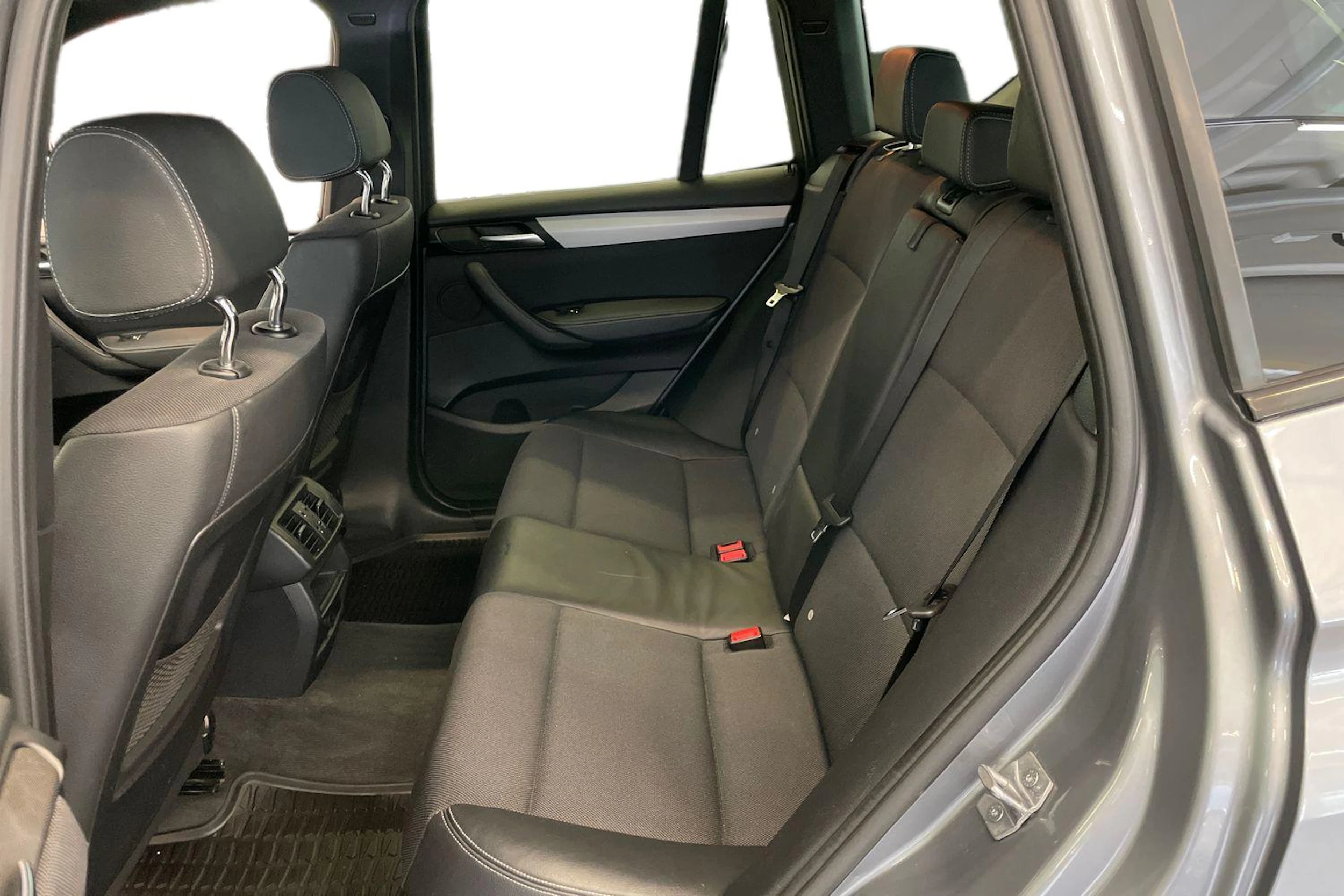 Harmaa BMW X3 2015 kuva 8.