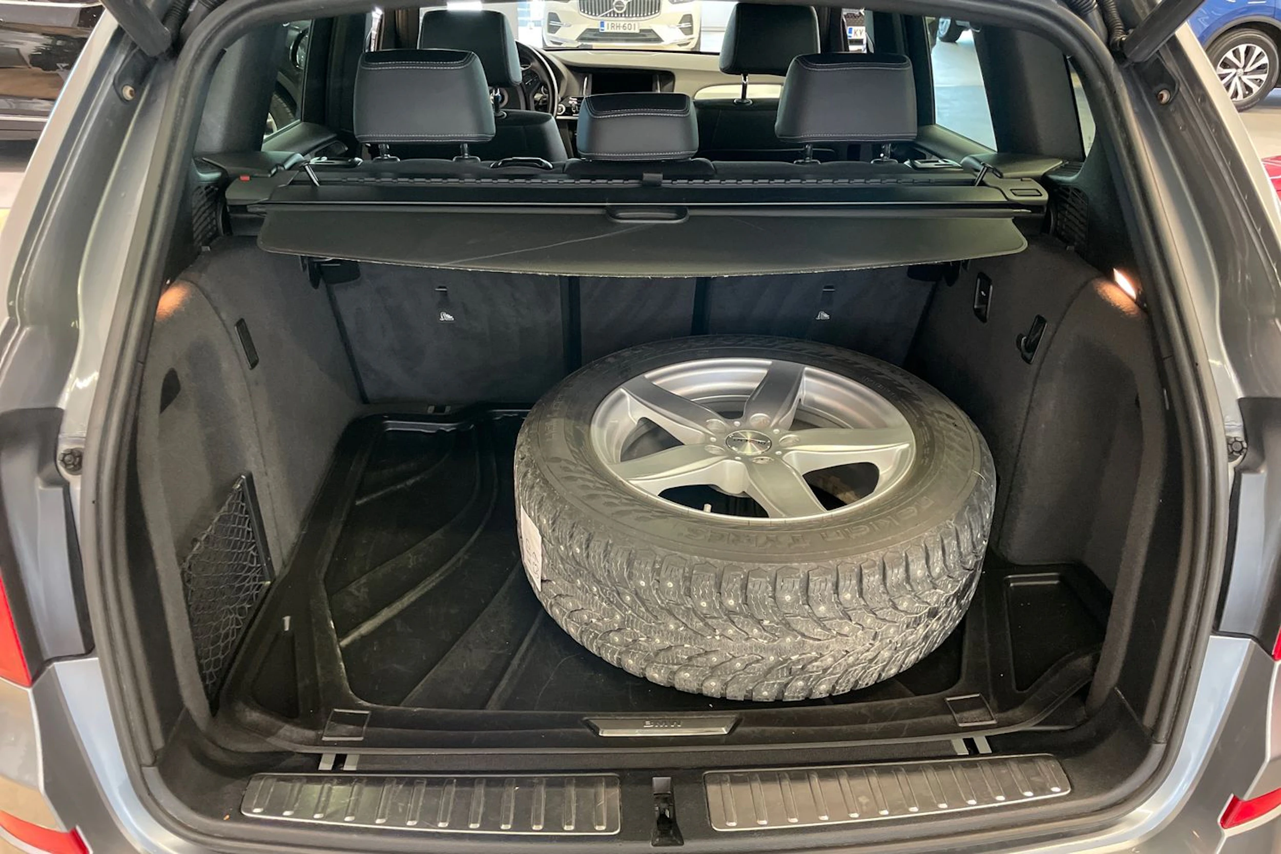 Harmaa BMW X3 2015 kuva 12.