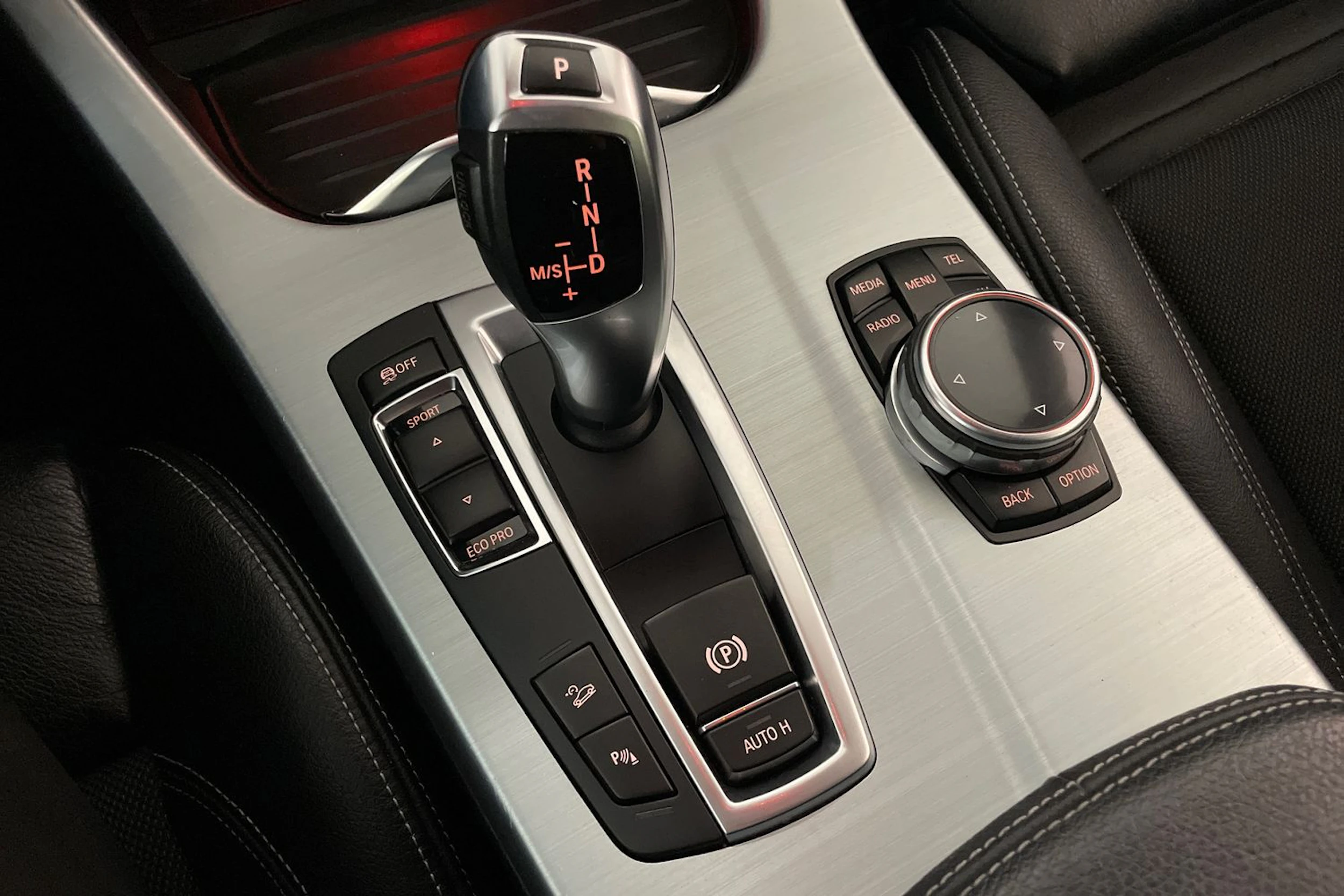 Harmaa BMW X3 2015 kuva 23.