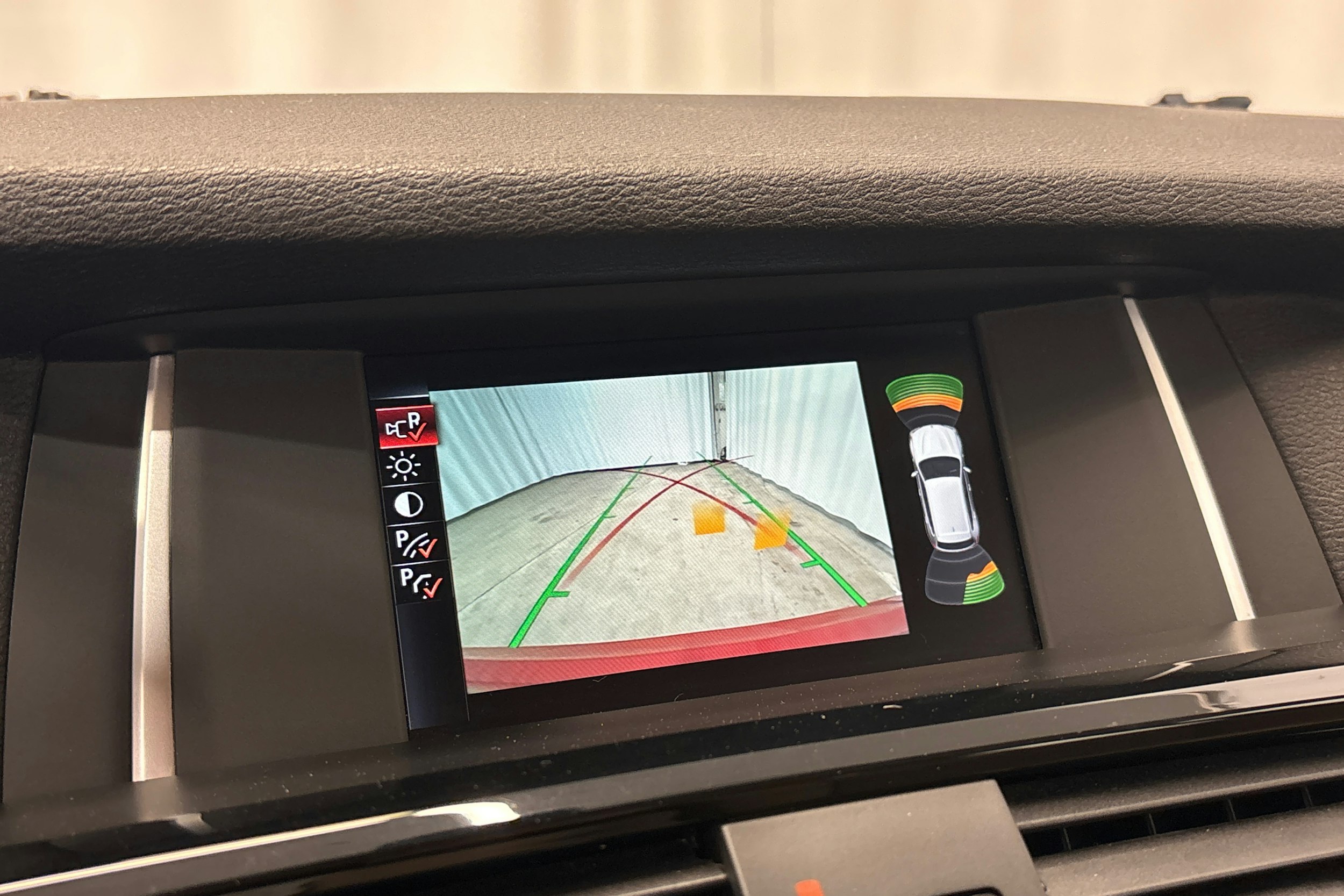 met. punainen BMW X3 2015 kuva 24.