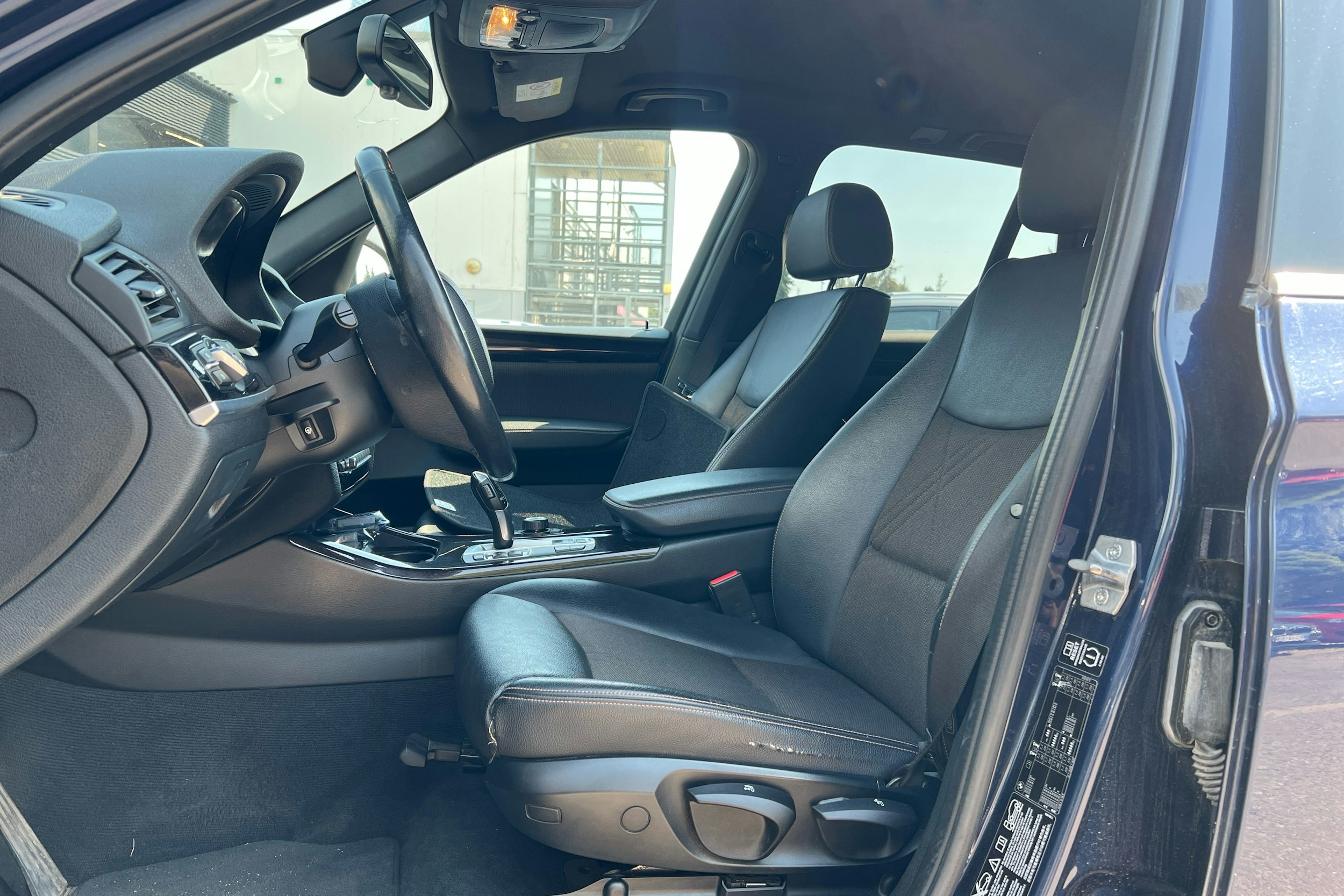sininen BMW X3 2015 kuva 3.