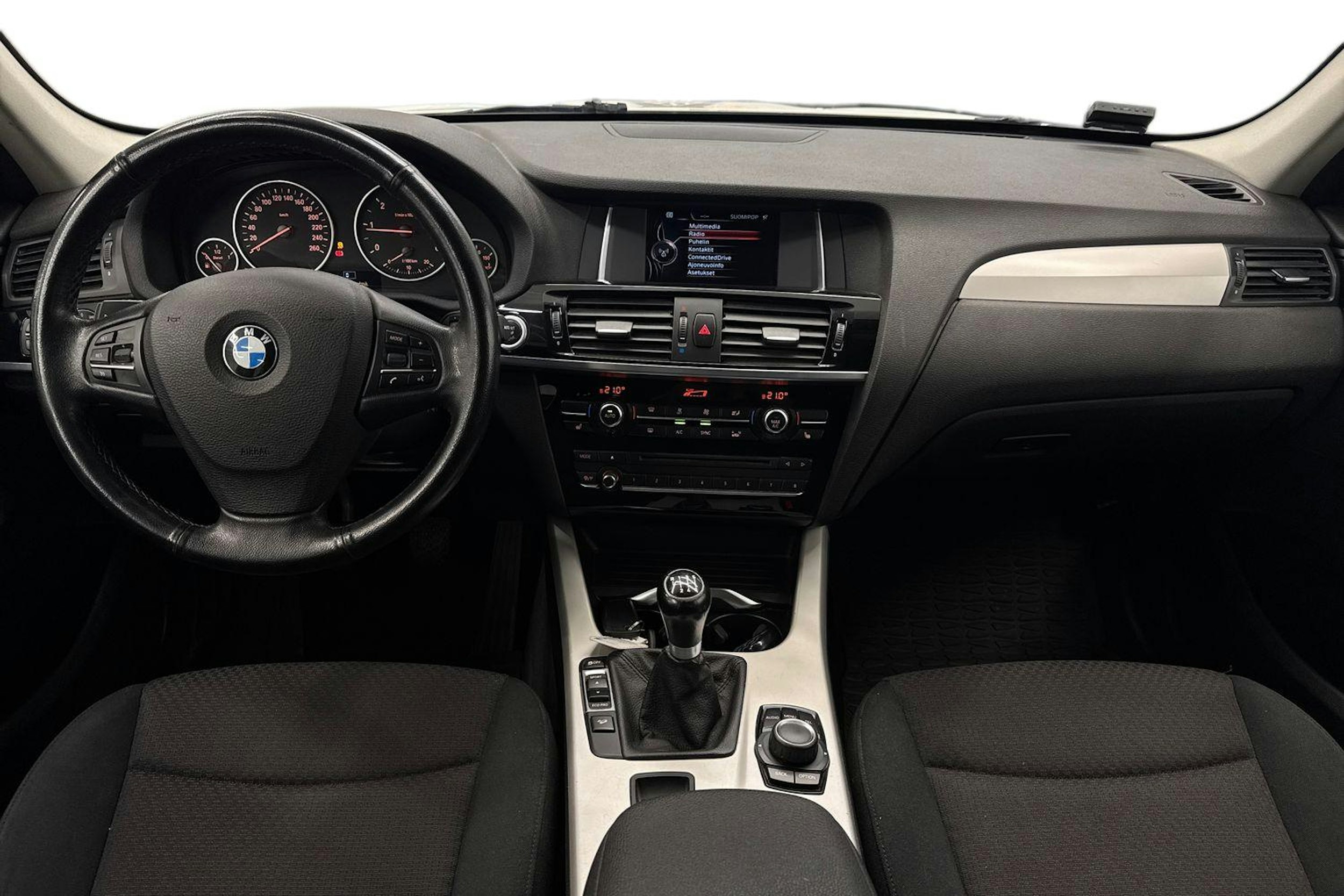 valkoinen BMW X3 2015 kuva 9.