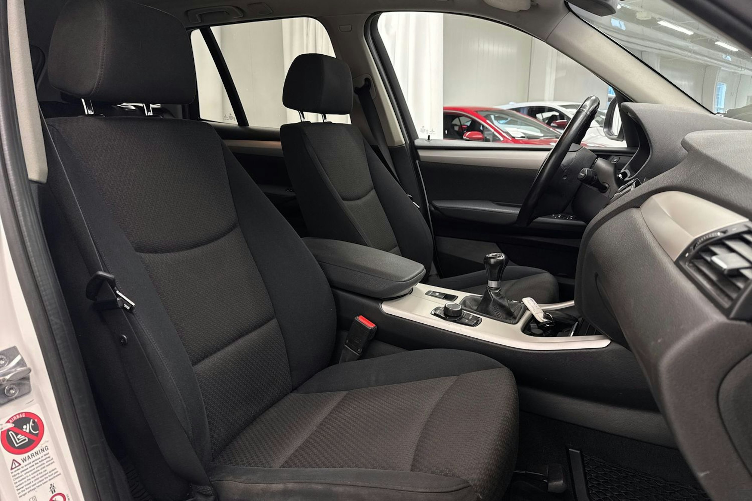 valkoinen BMW X3 2015 kuva 13.
