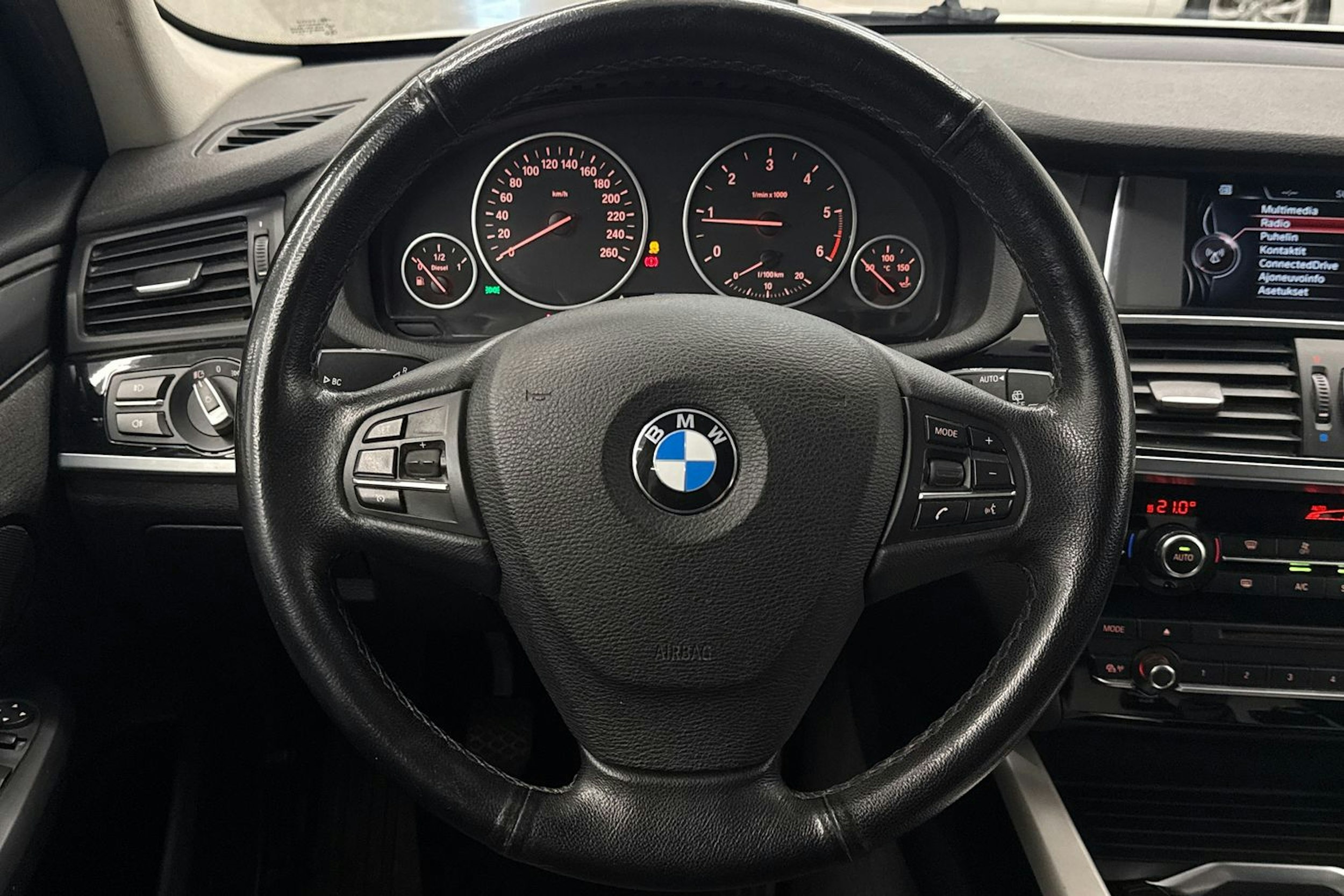 valkoinen BMW X3 2015 kuva 14.