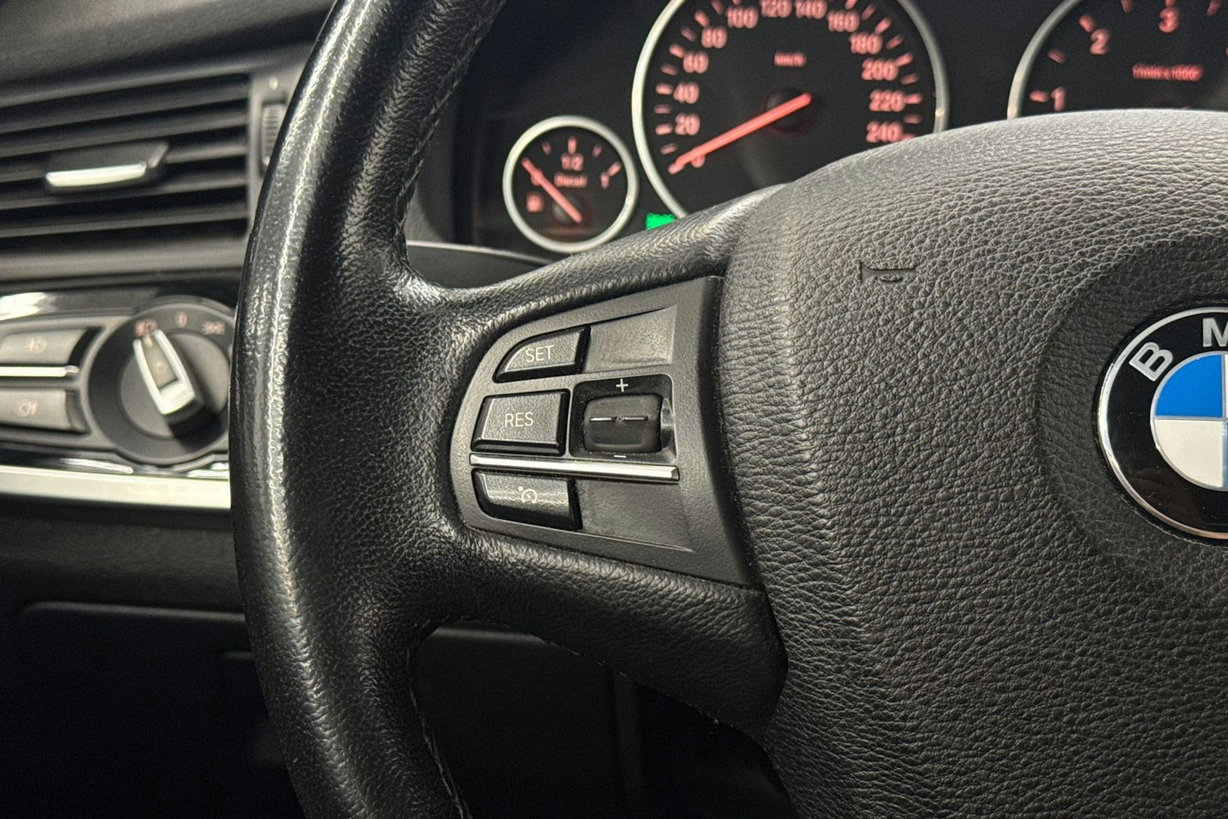 valkoinen BMW X3 2015 kuva 15.
