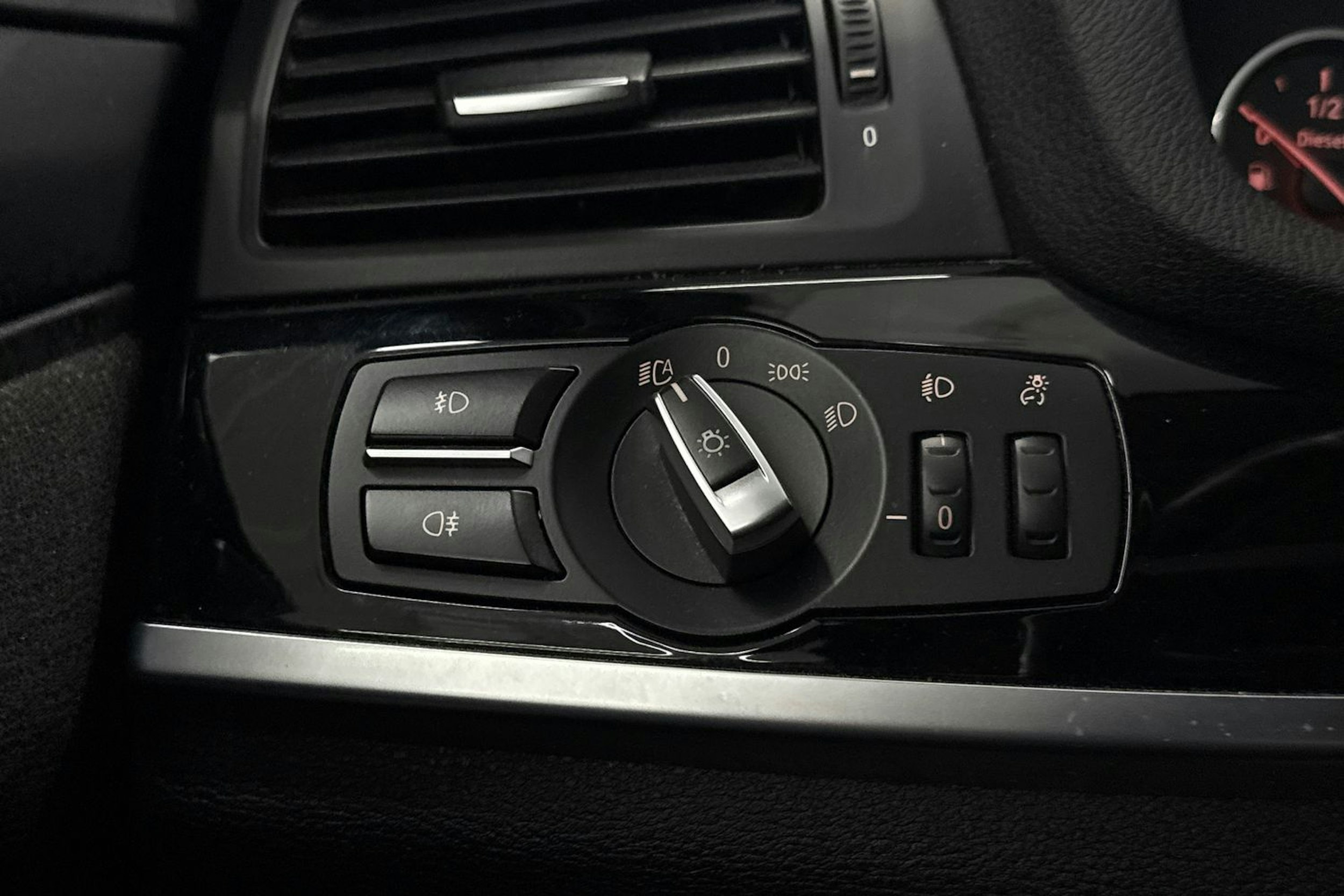 valkoinen BMW X3 2015 kuva 19.