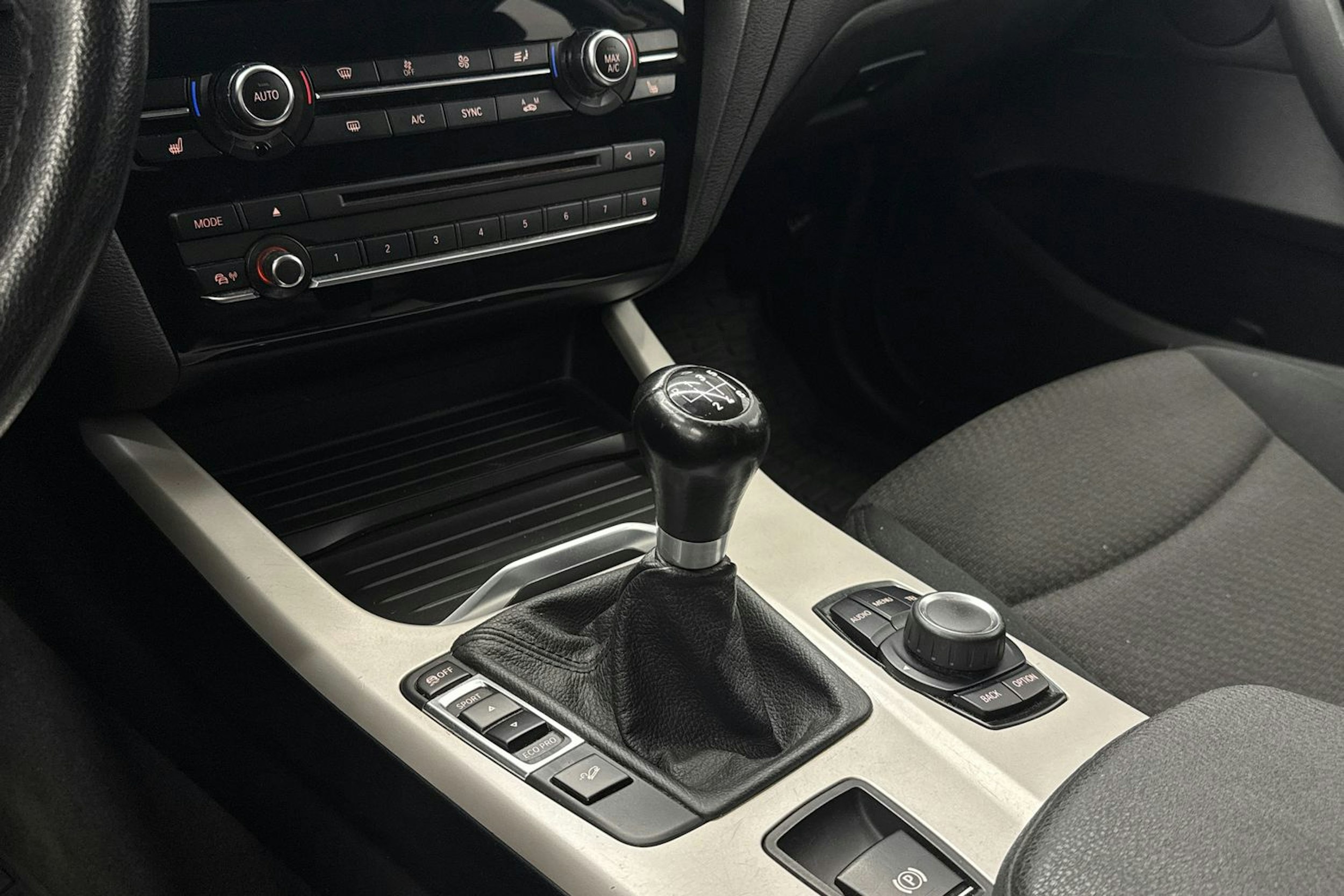 valkoinen BMW X3 2015 kuva 20.