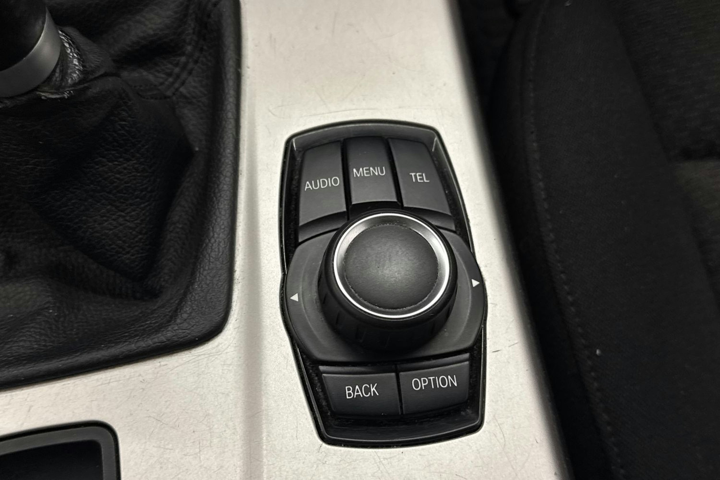 valkoinen BMW X3 2015 kuva 21.