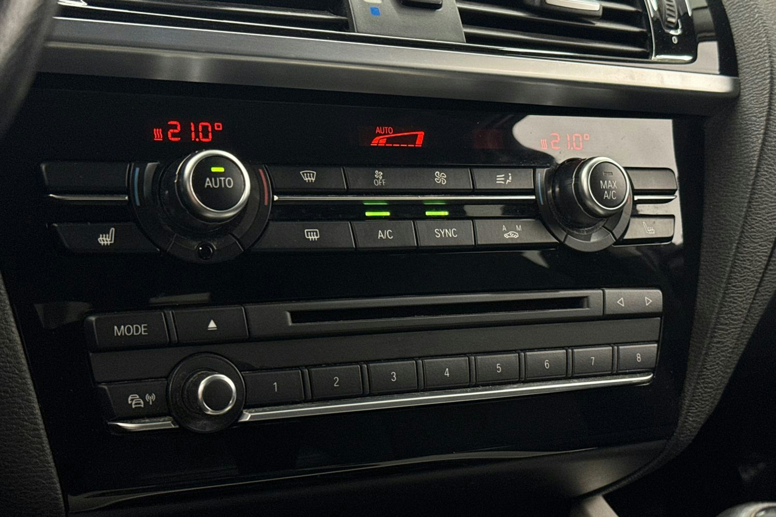 valkoinen BMW X3 2015 kuva 24.