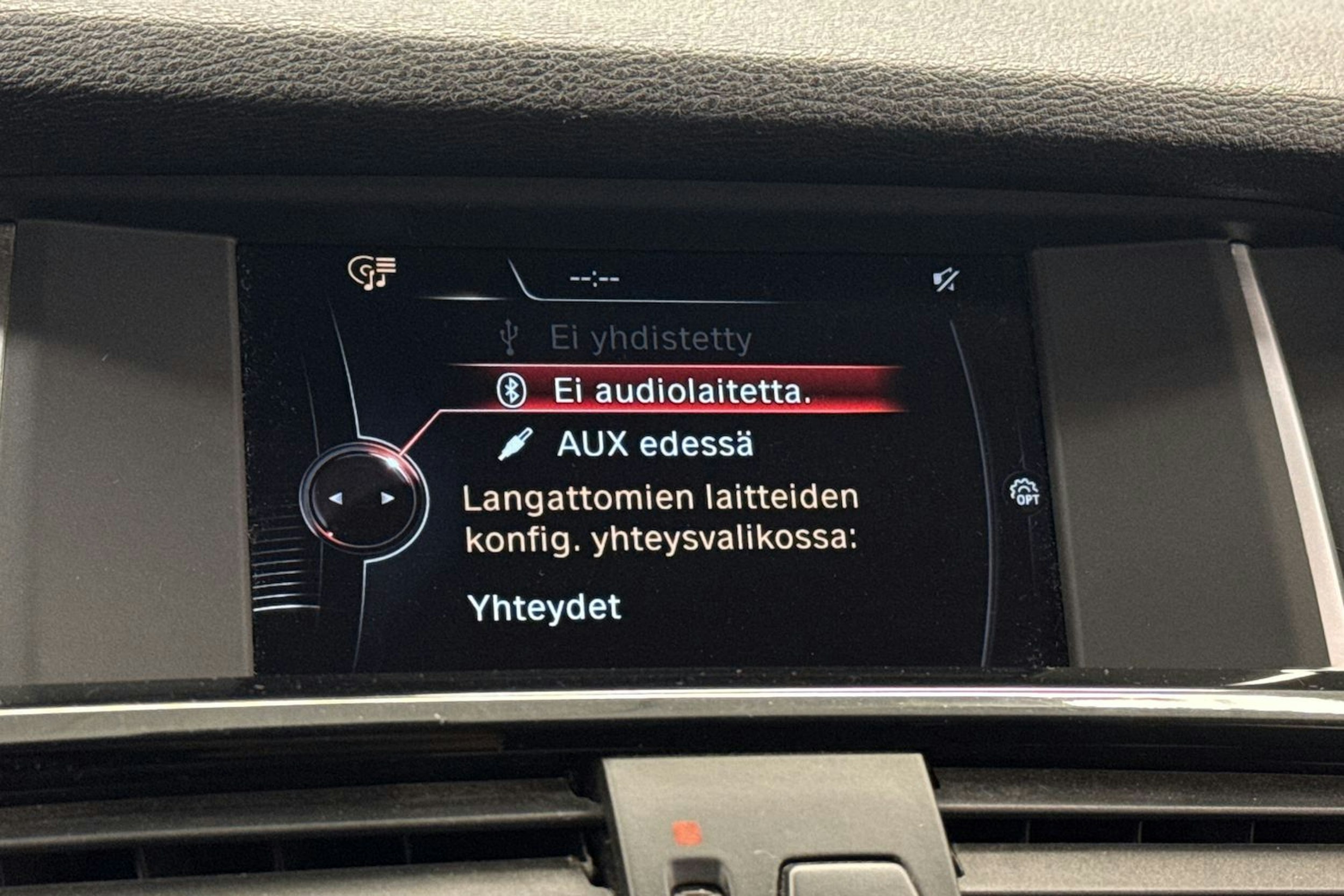 valkoinen BMW X3 2015 kuva 28.