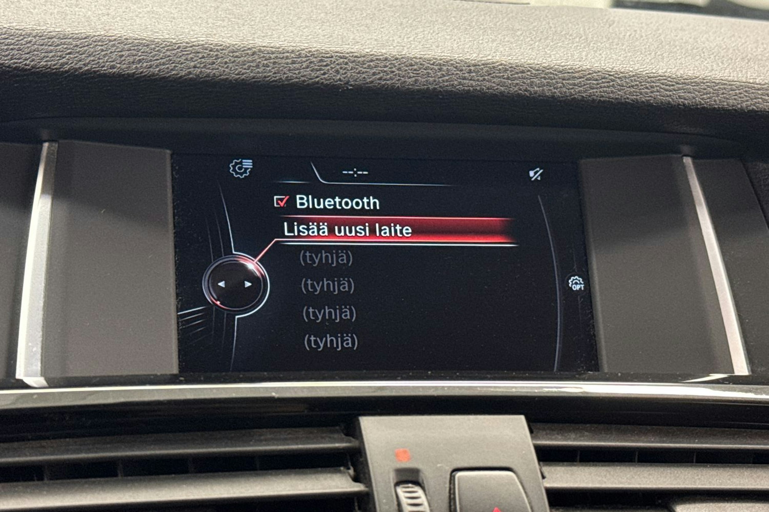 valkoinen BMW X3 2015 kuva 29.