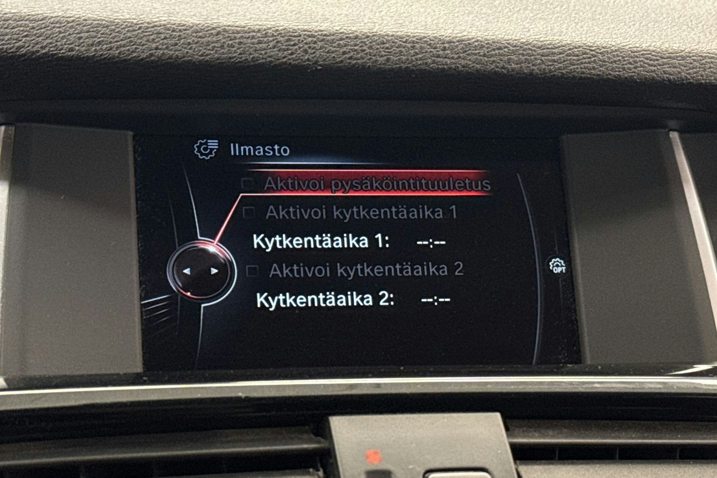 valkoinen BMW X3 2015 kuva 32.