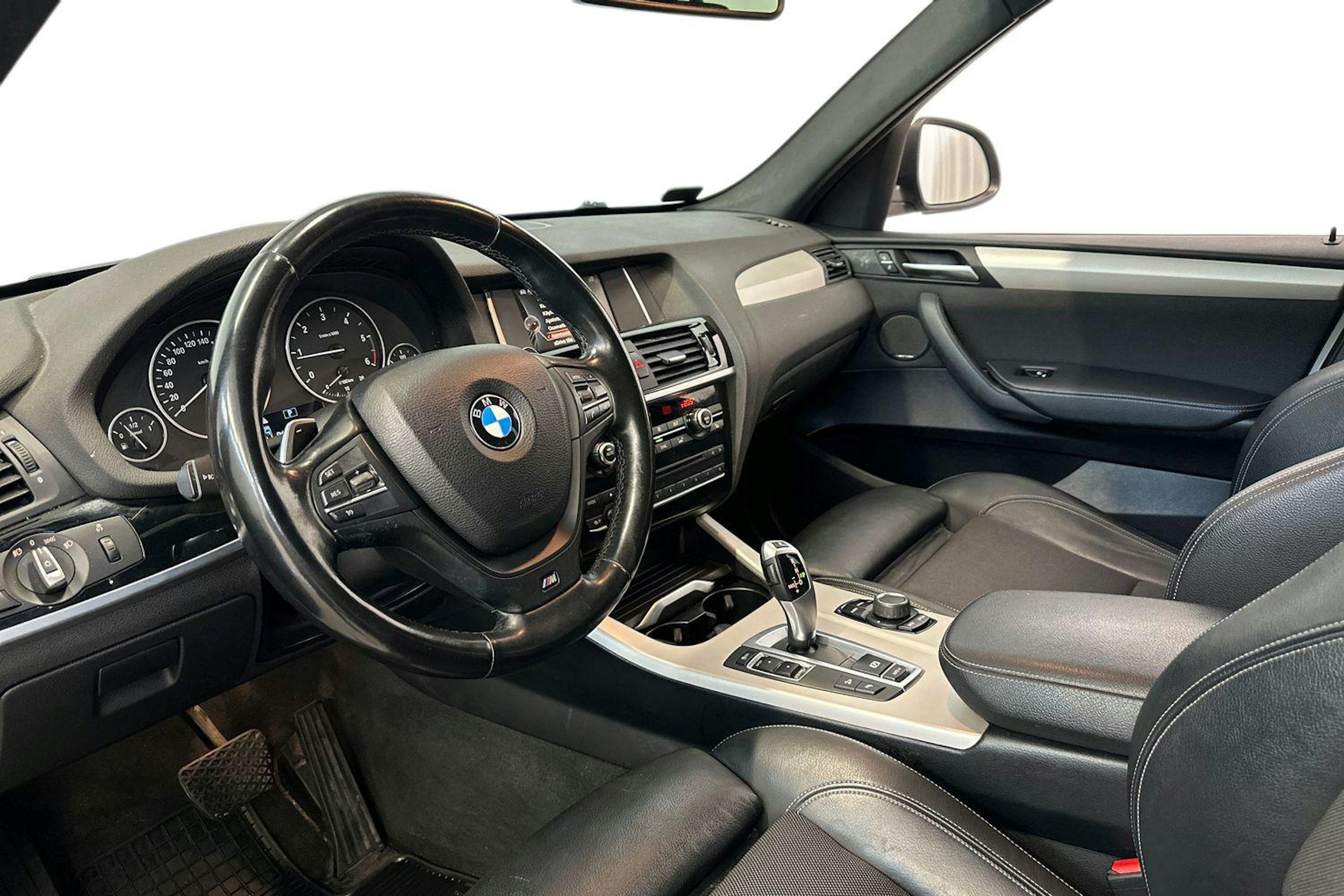 valkoinen BMW X3 2016 kuva 7.