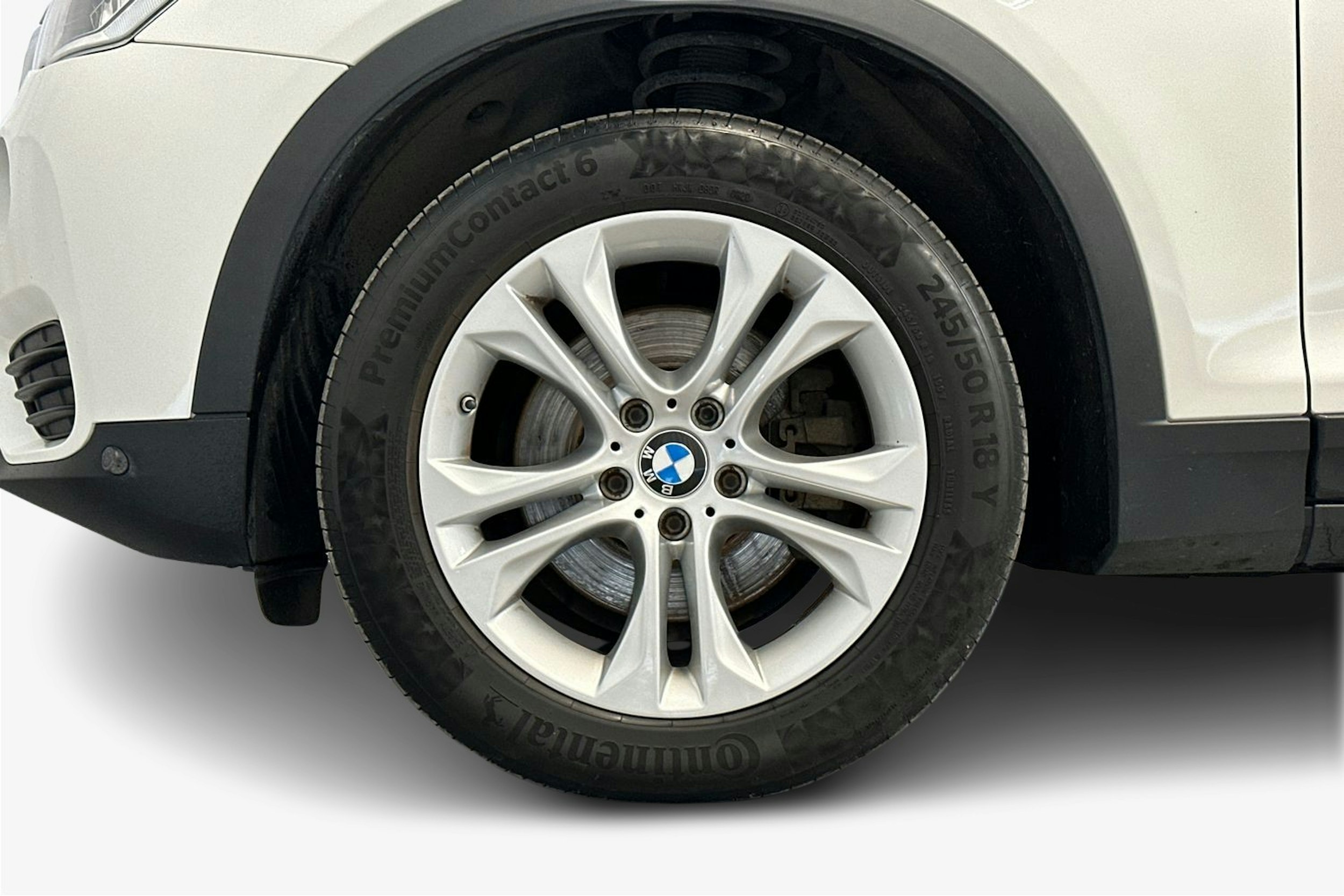 valkoinen BMW X3 2016 kuva 11.