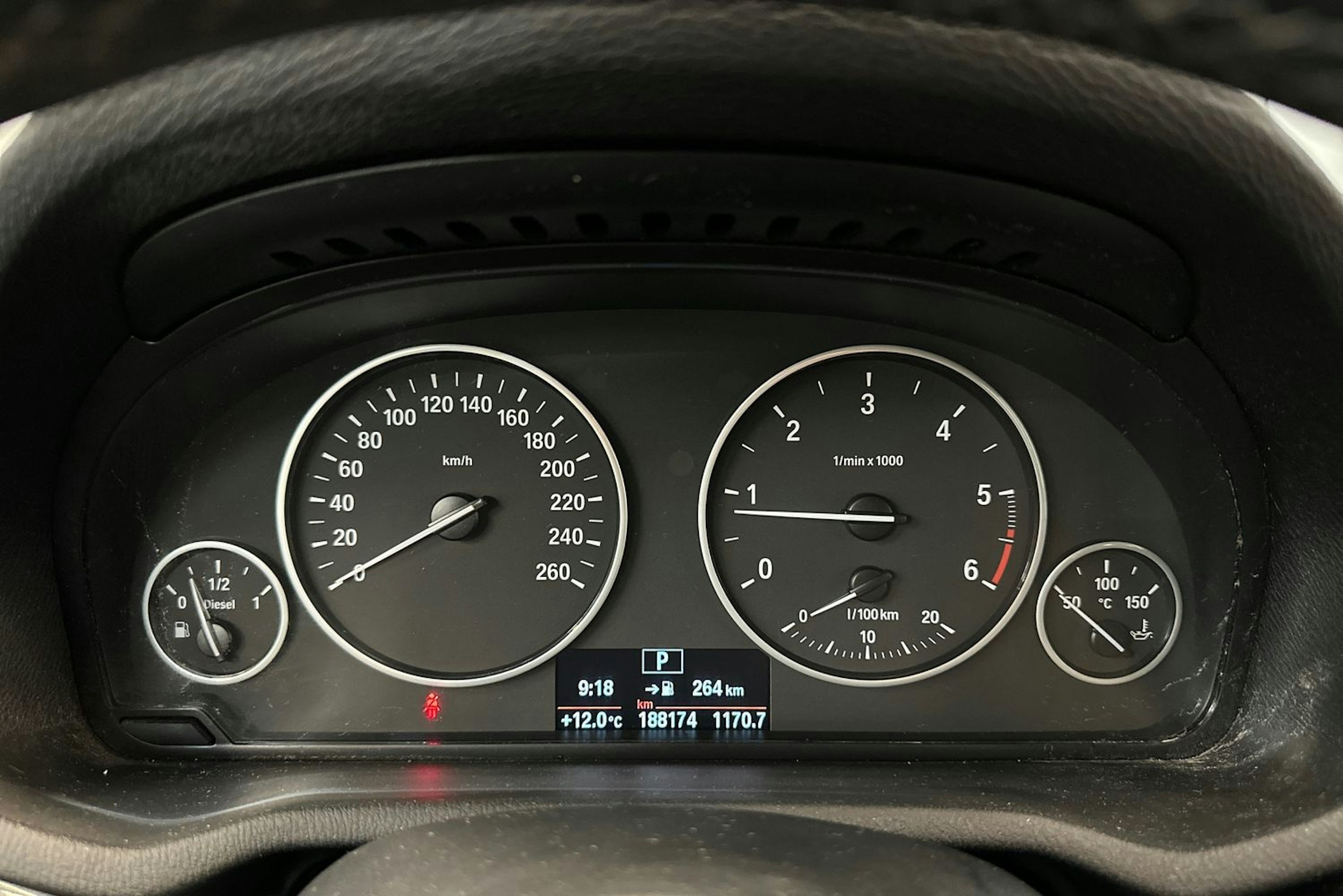 valkoinen BMW X3 2016 kuva 21.