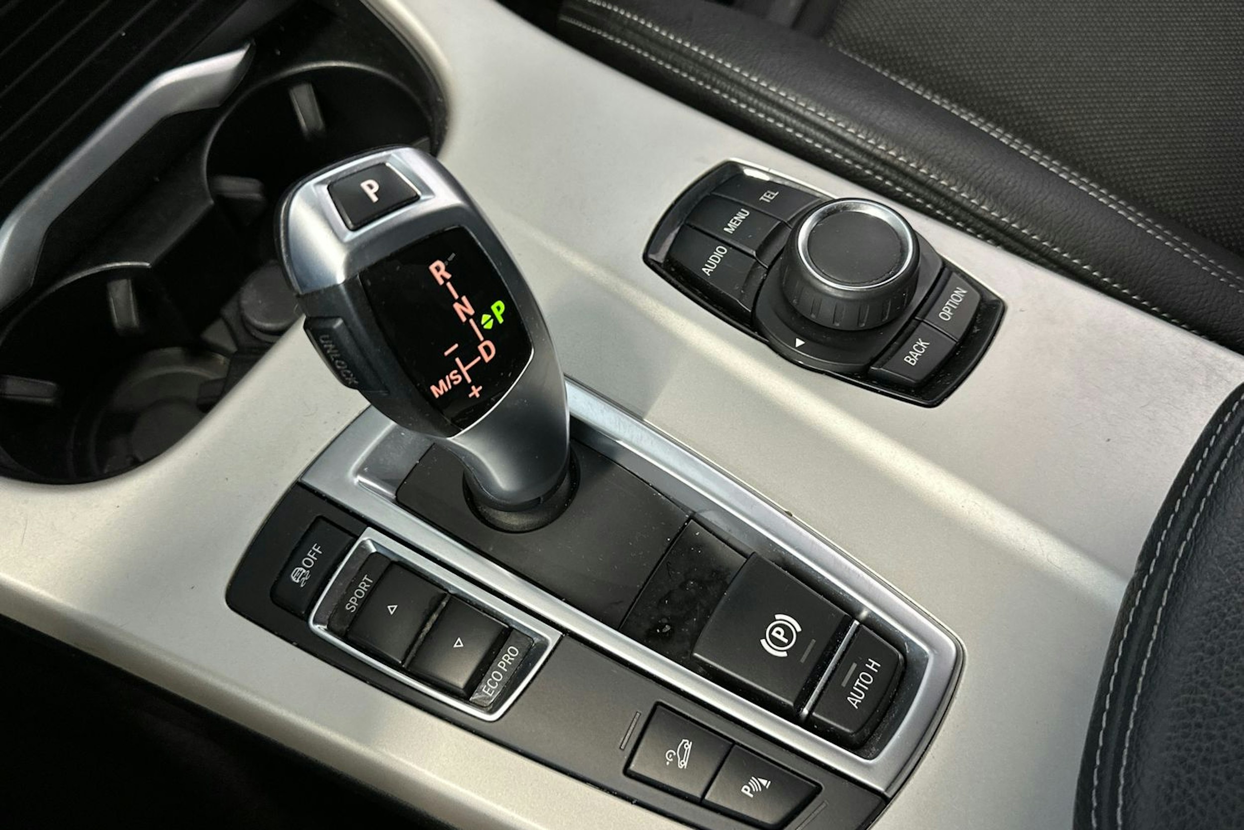 valkoinen BMW X3 2016 kuva 22.